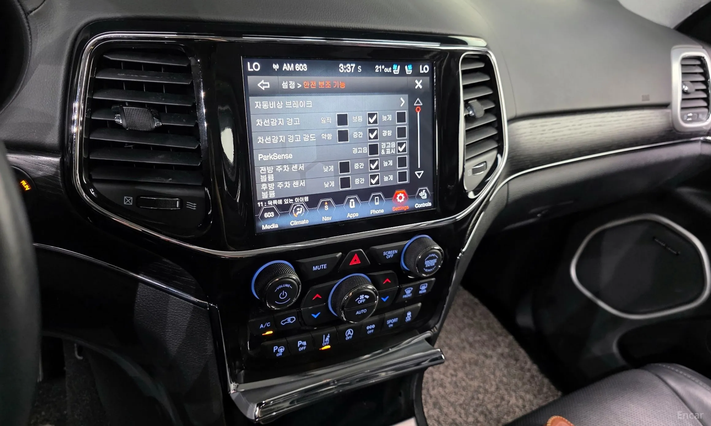 Jeep Grand Cherokee превью 17