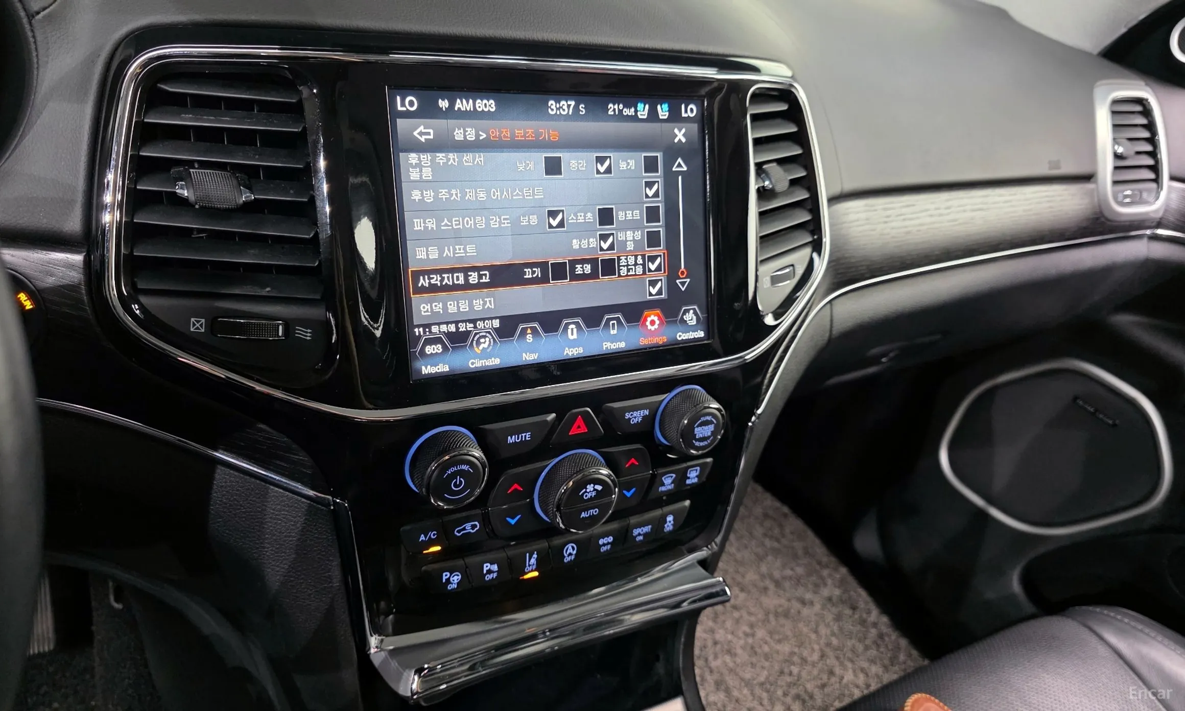 Jeep Grand Cherokee превью 18