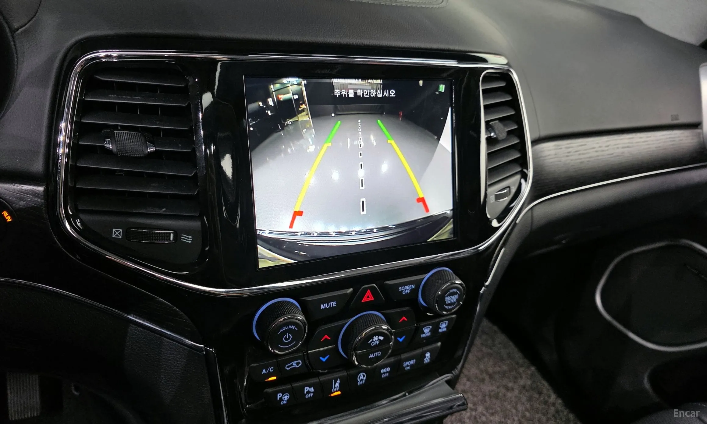 Jeep Grand Cherokee превью 19