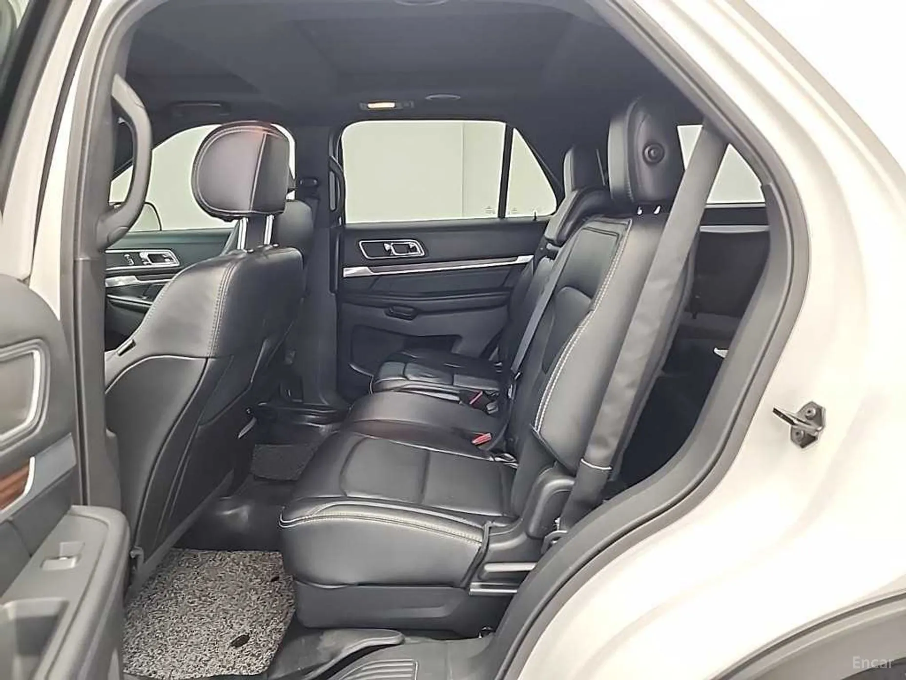 Ford Explorer превью 12