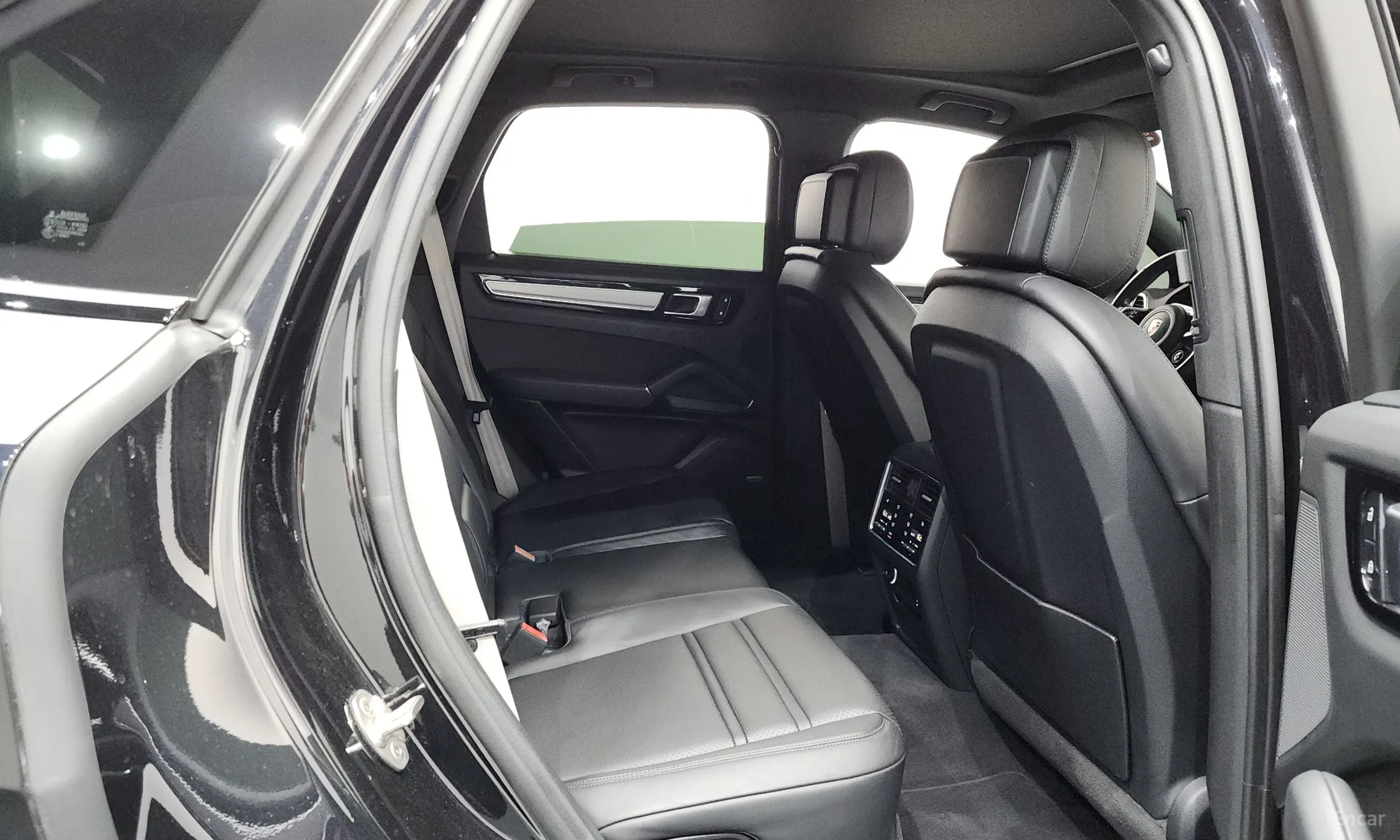 Porsche Cayenne (PO536) превью 11
