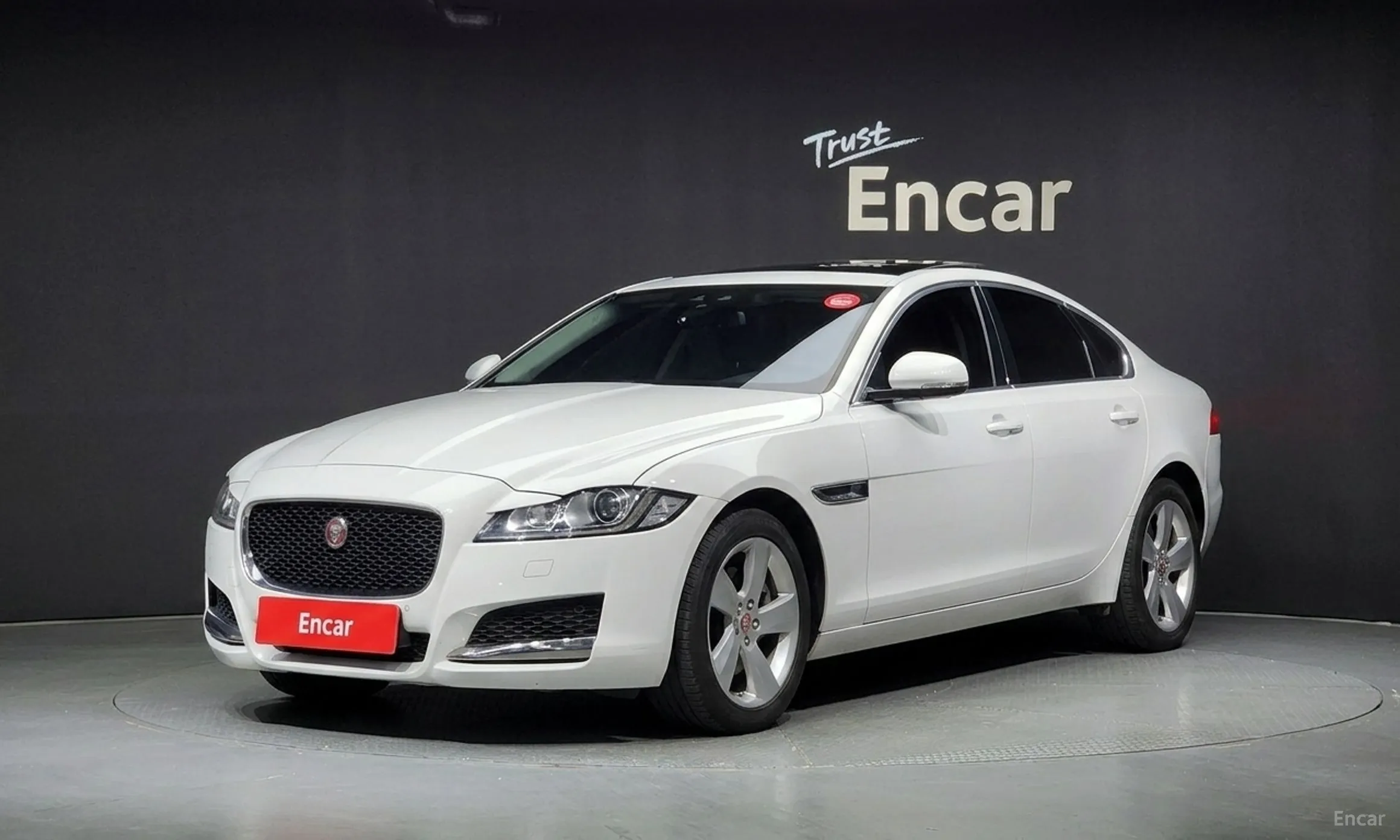 Jaguar XF (x260)