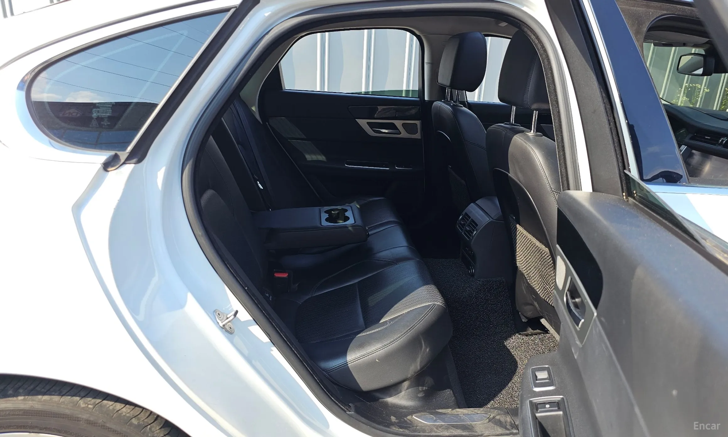 Jaguar XF (x260) превью 12