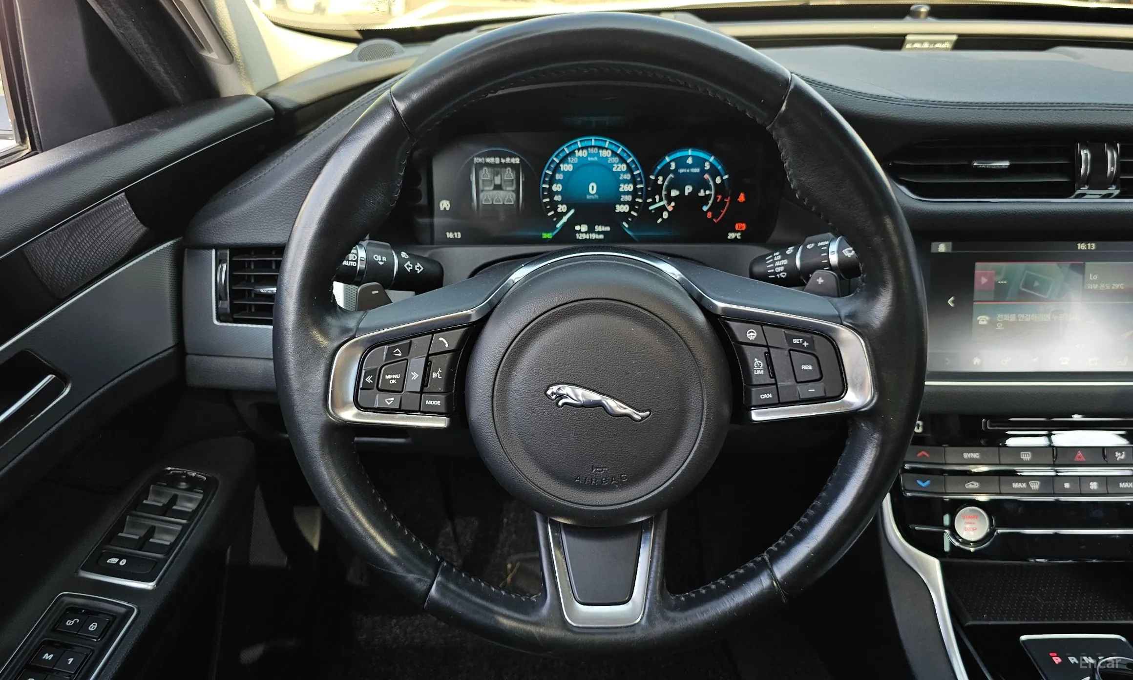 Jaguar XF (x260) превью 13