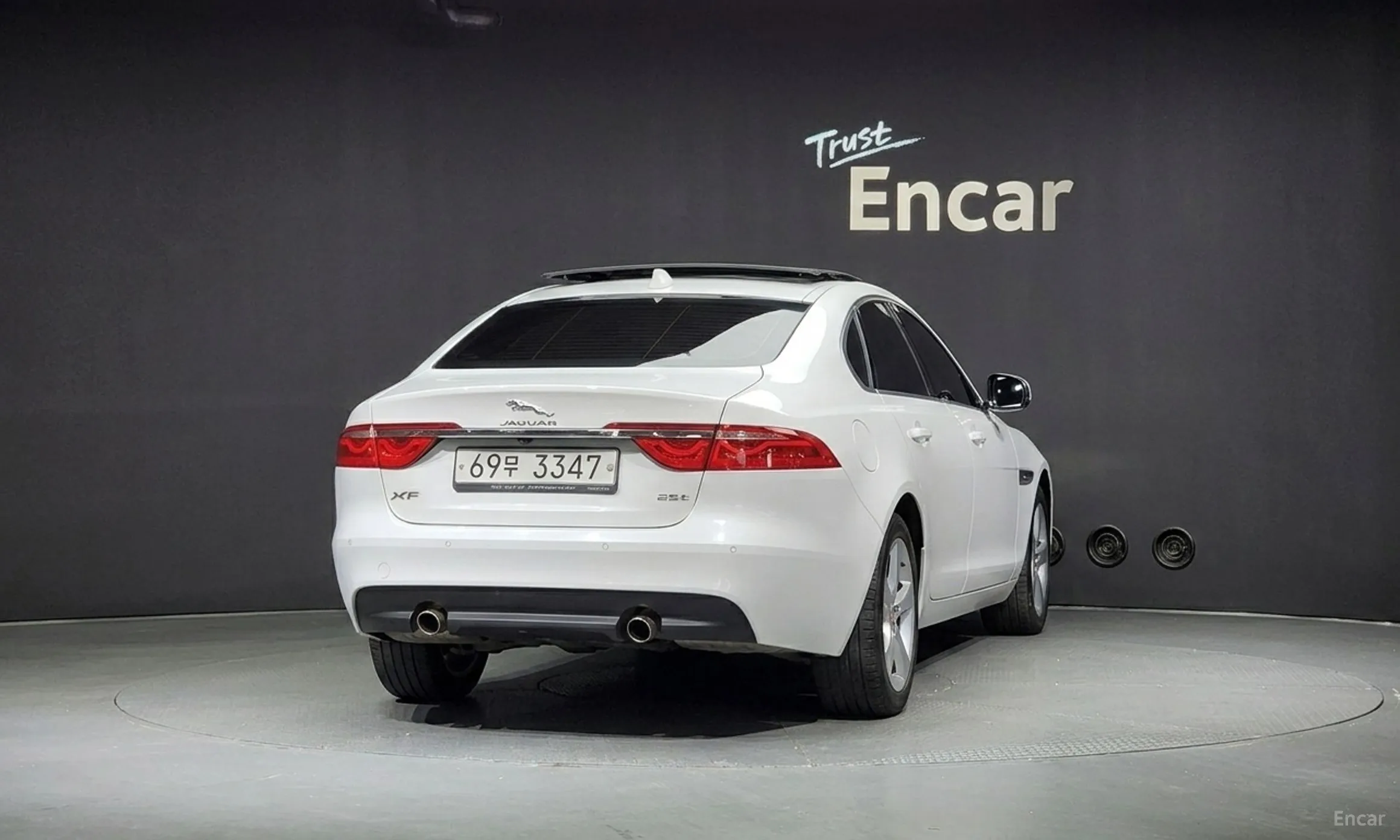Jaguar XF (x260) превью 4