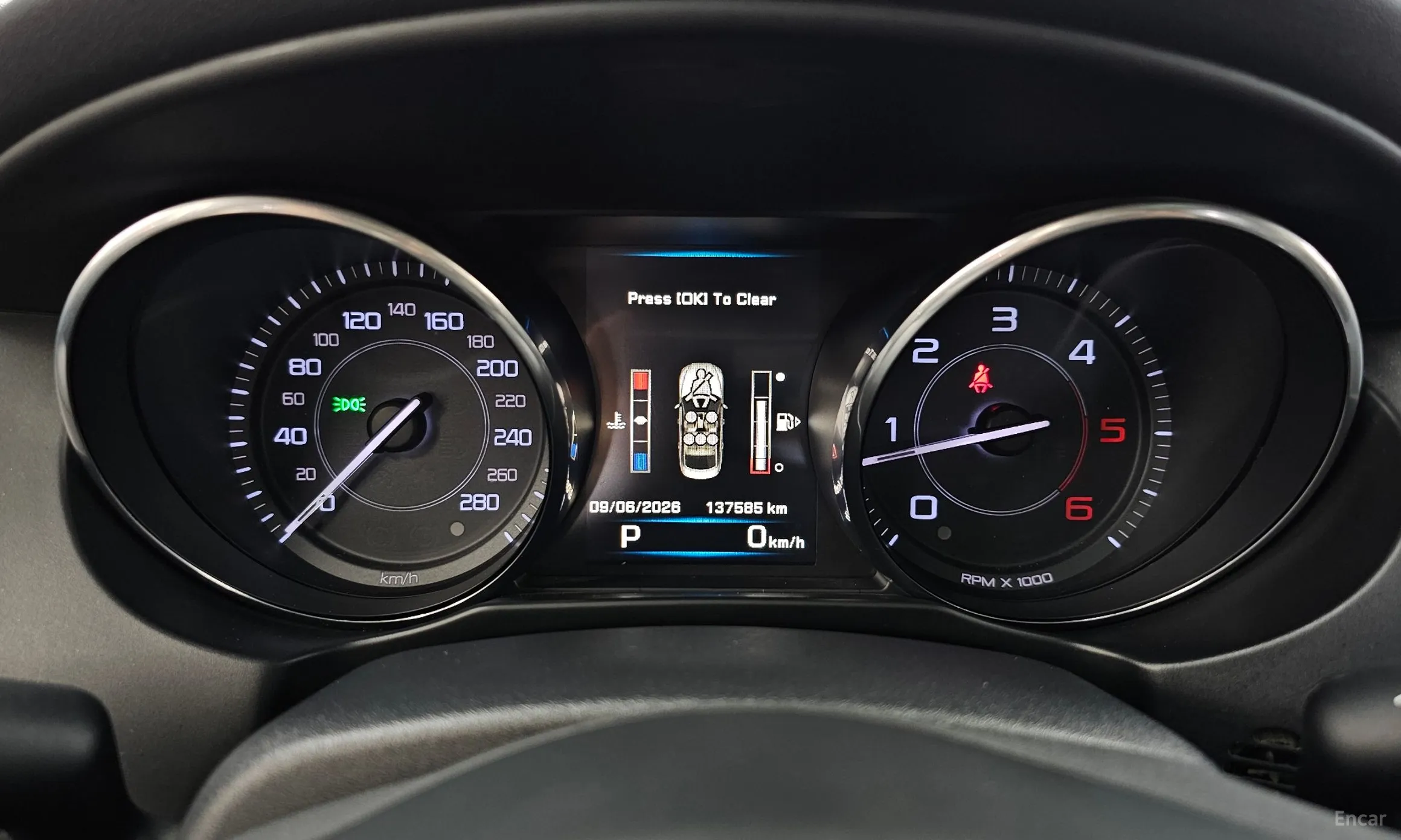 Jaguar XE превью 8