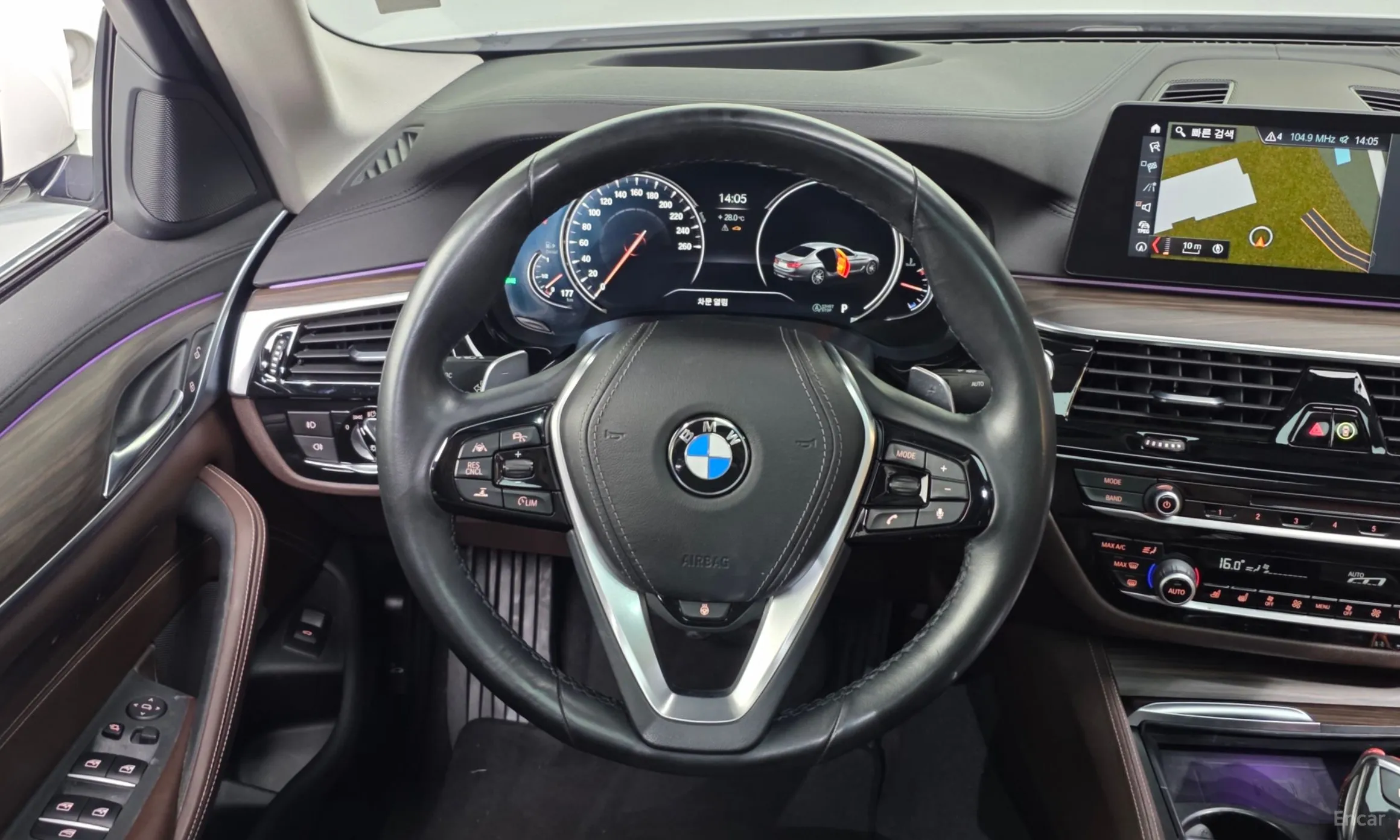 BMW 5 Series (G30) превью 13