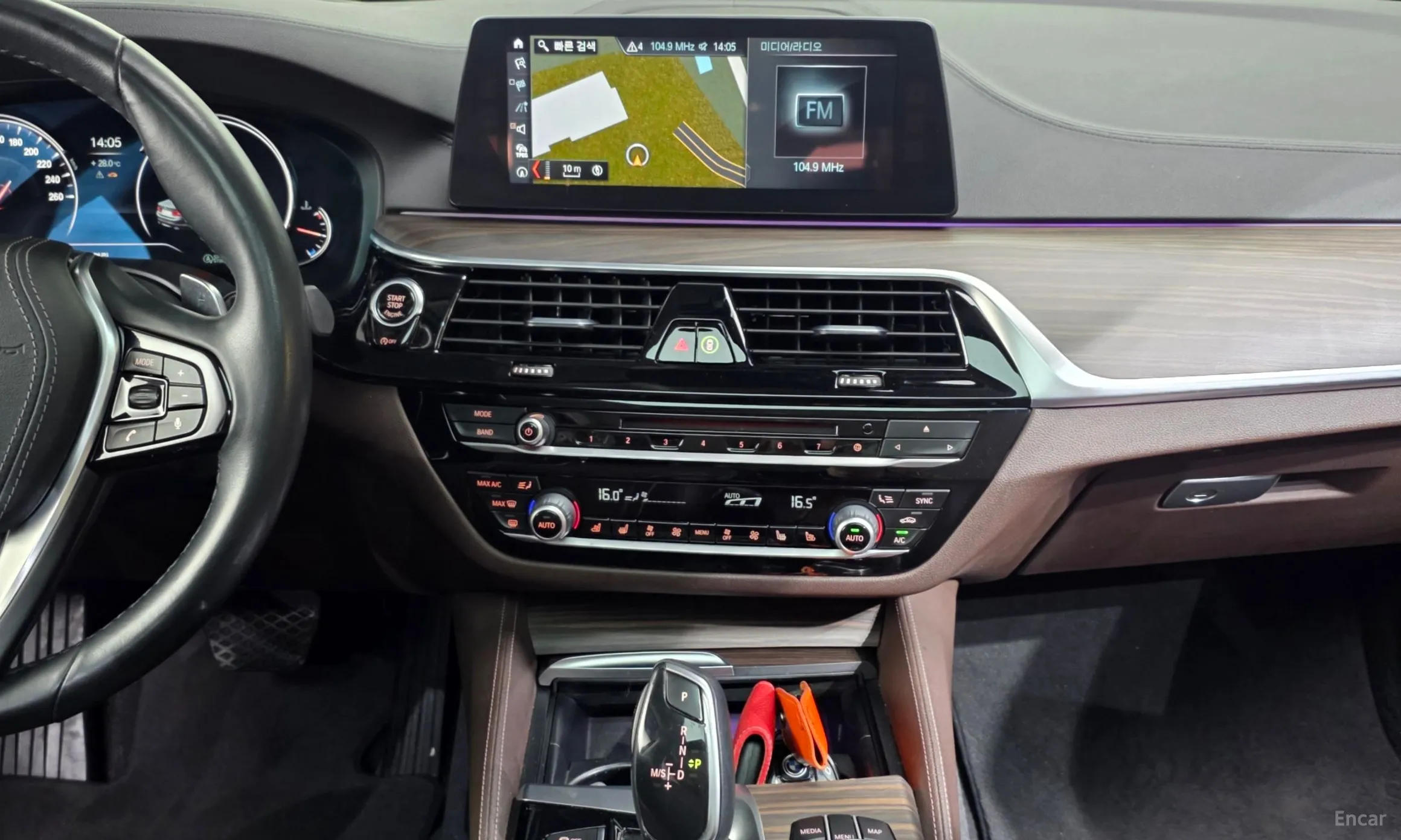 BMW 5 Series (G30) превью 14