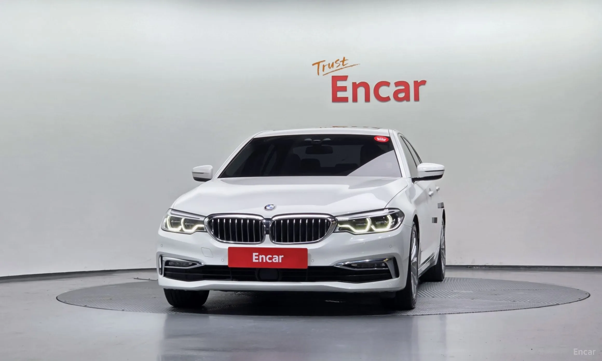 BMW 5 Series (G30) превью 3