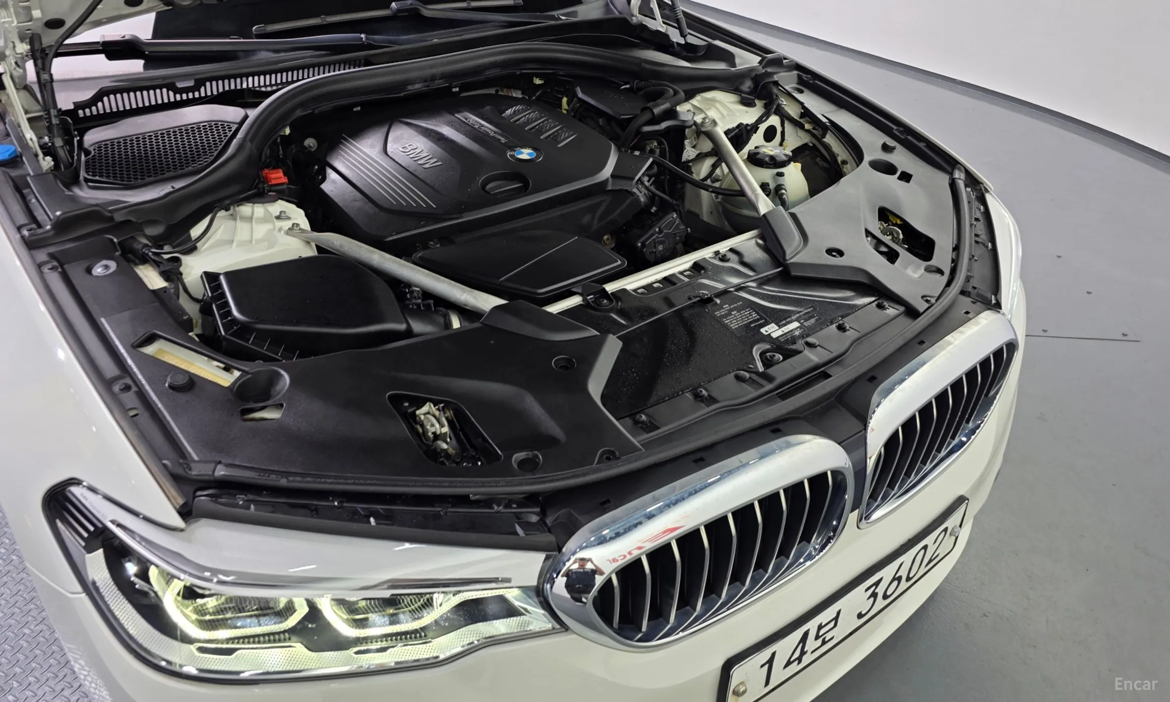 BMW 5 Series (G30) превью 6