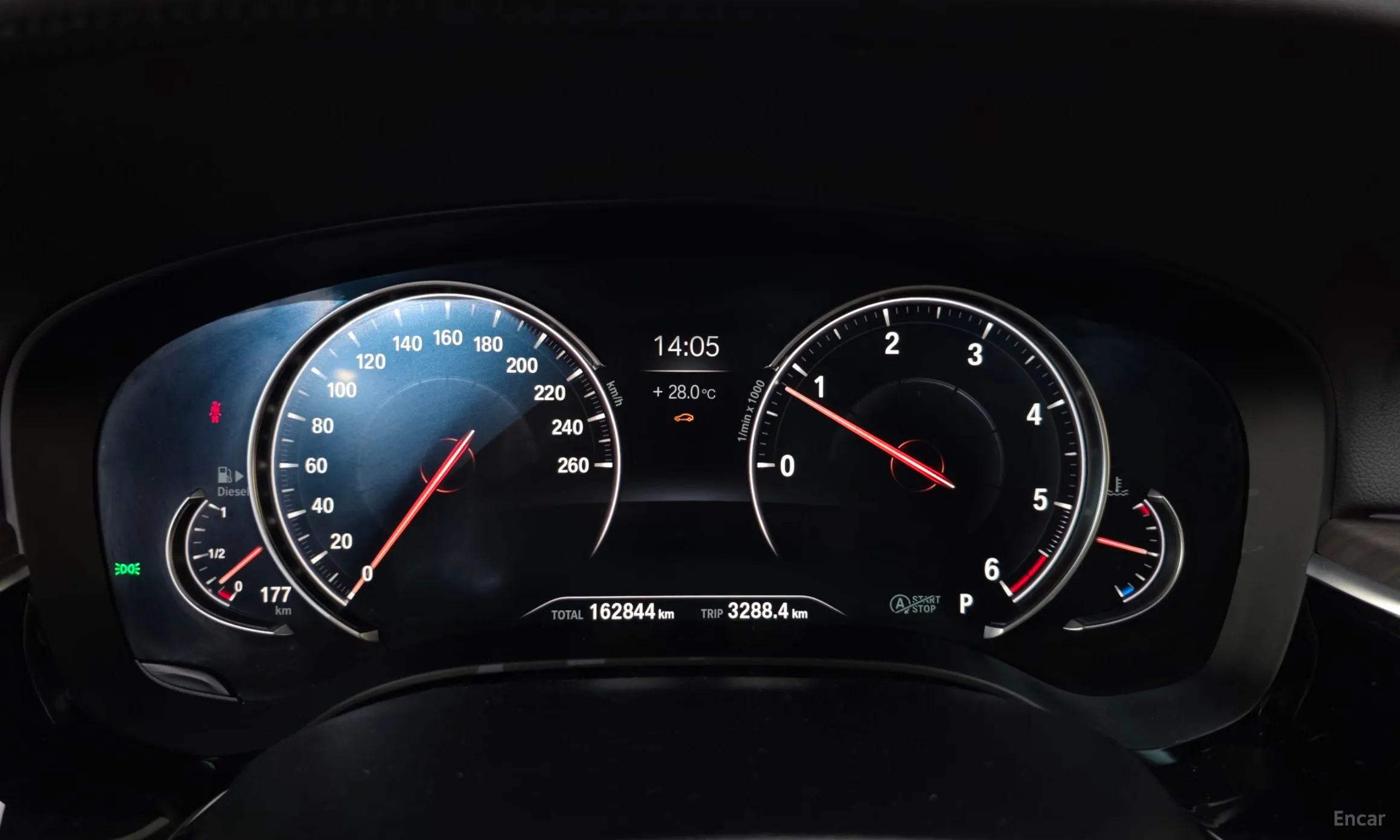 BMW 5 Series (G30) превью 8