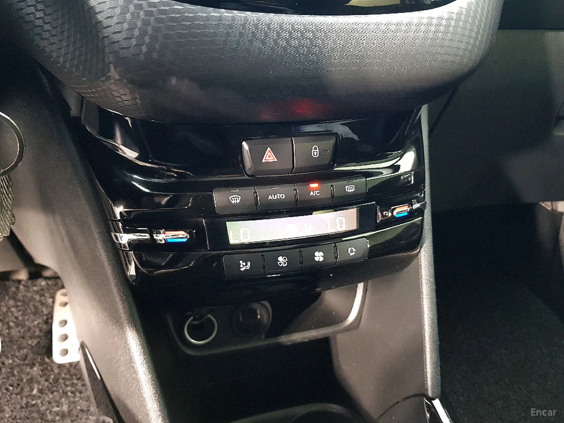 Peugeot 2008. превью 14