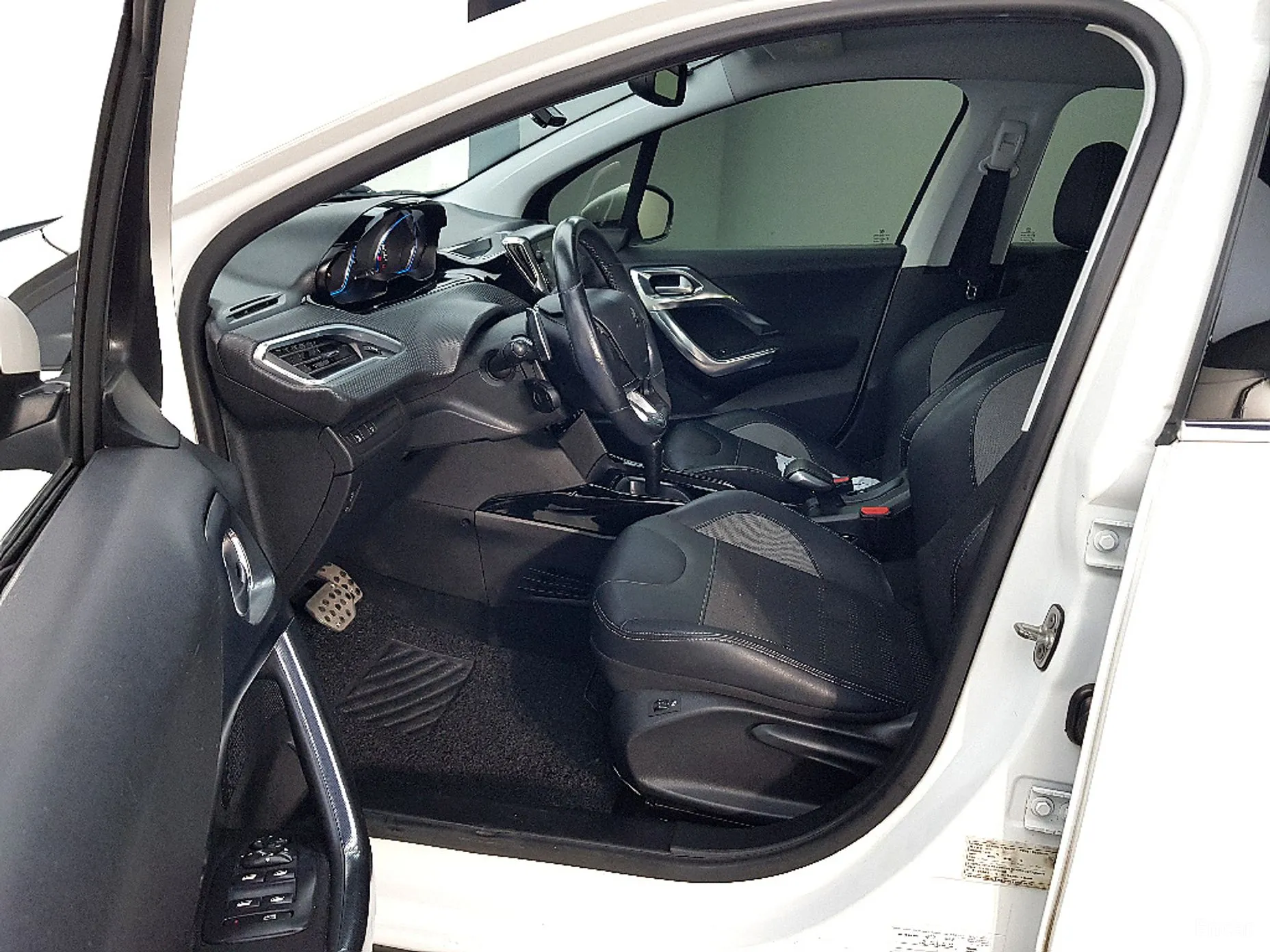 Peugeot 2008. превью 8