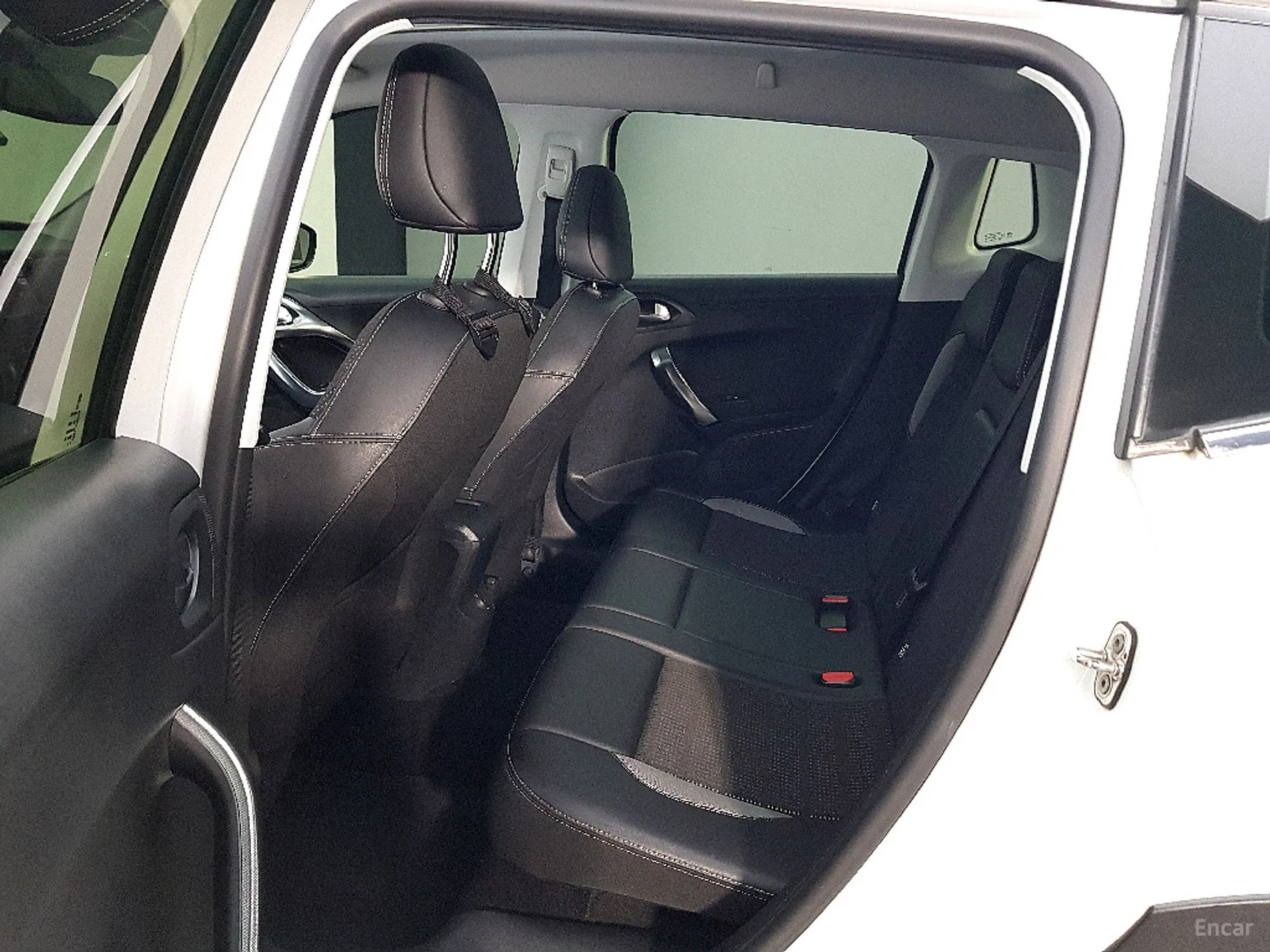 Peugeot 2008. превью 9