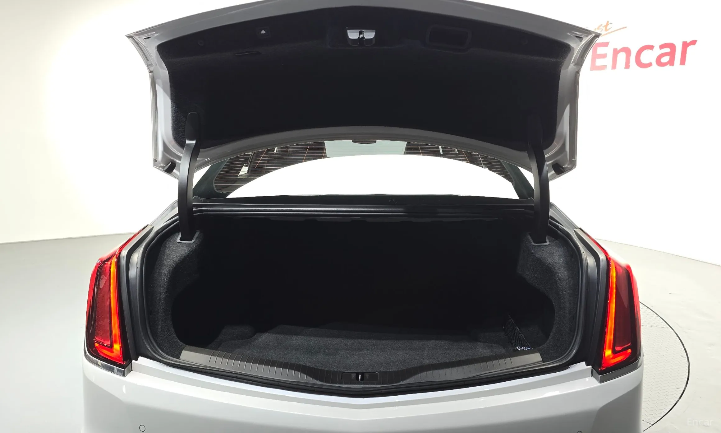 Cadillac CT6 превью 19