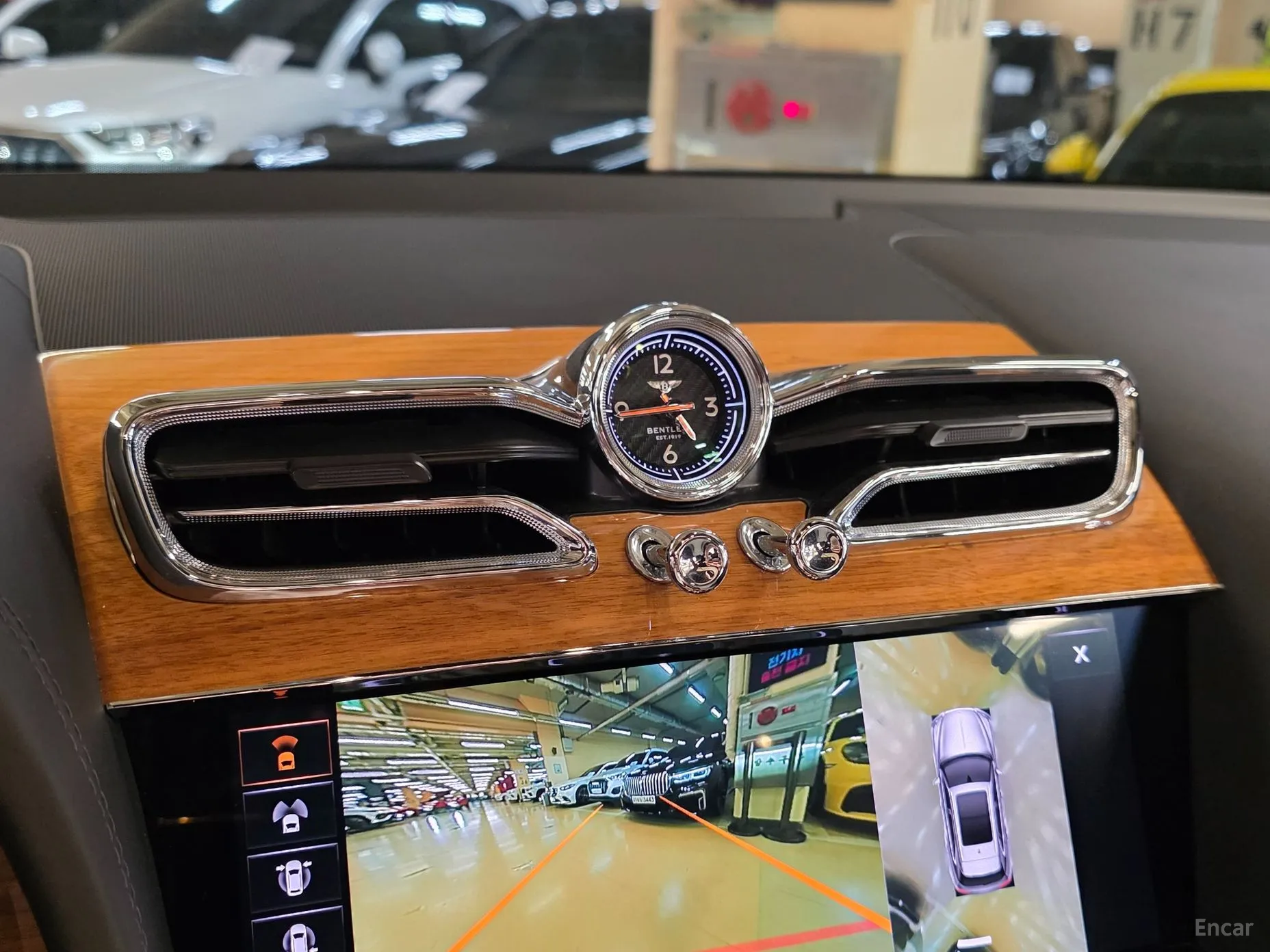 Bentley Bentayga превью 10