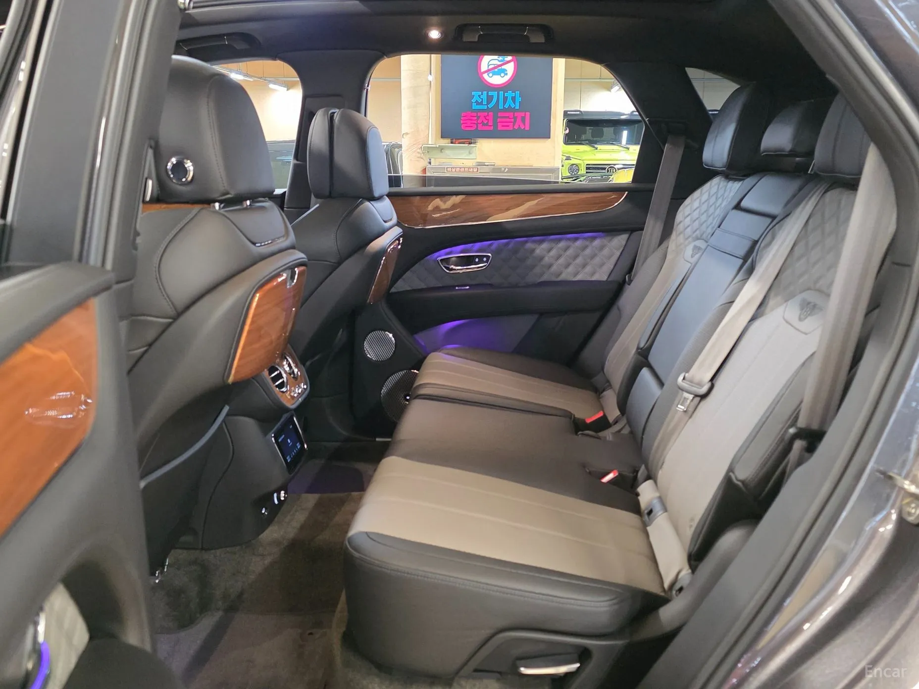 Bentley Bentayga превью 16