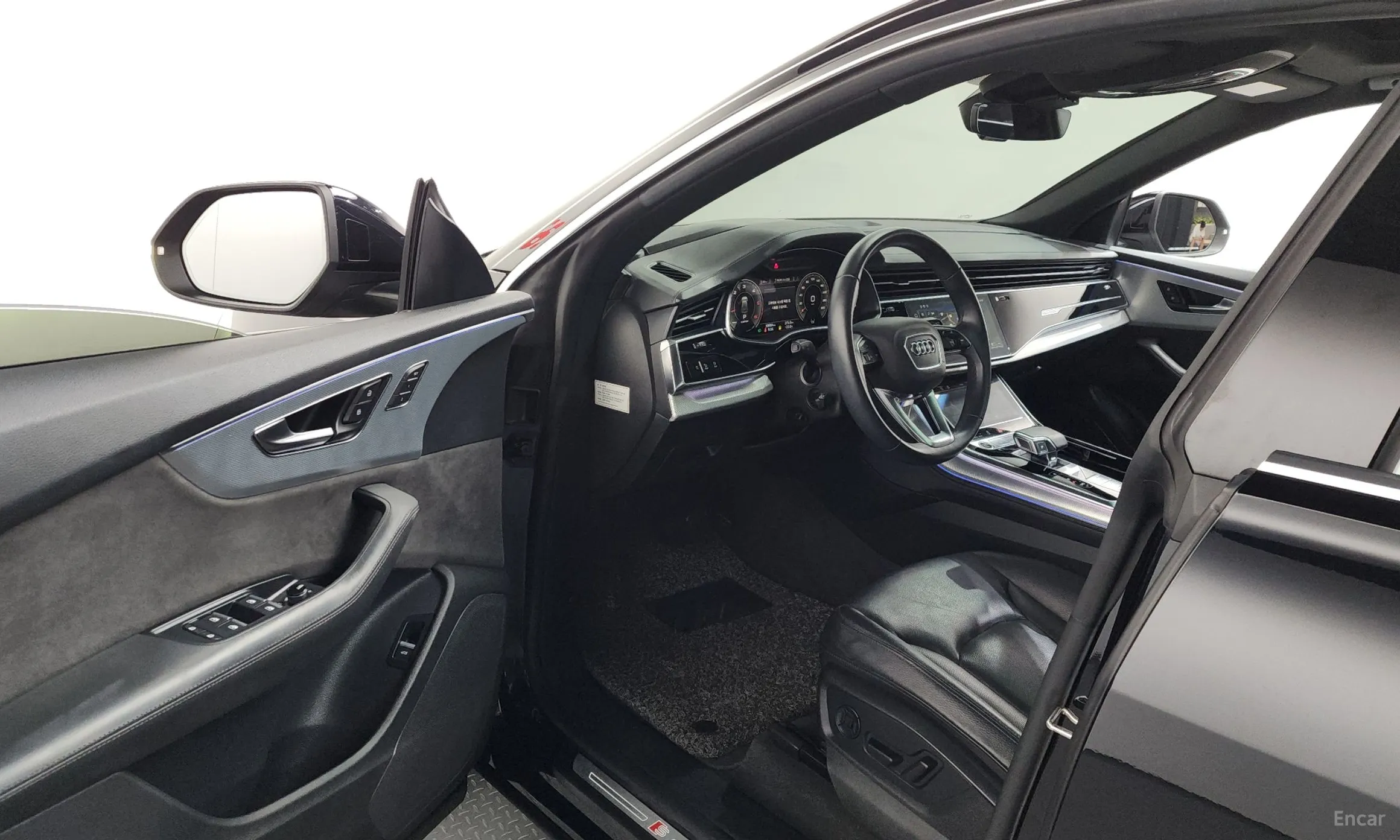 Audi Q8 (4M) превью 10