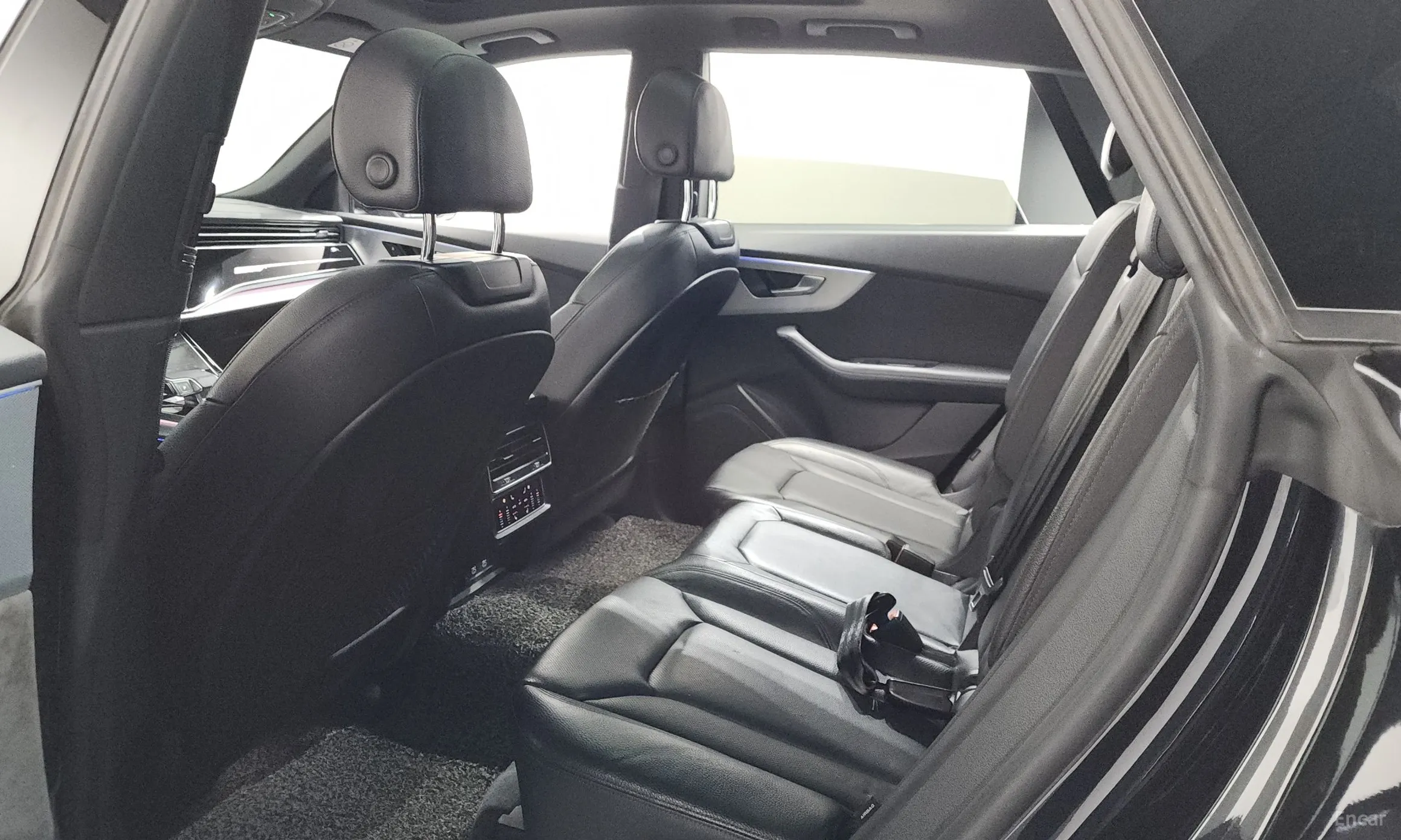 Audi Q8 (4M) превью 11