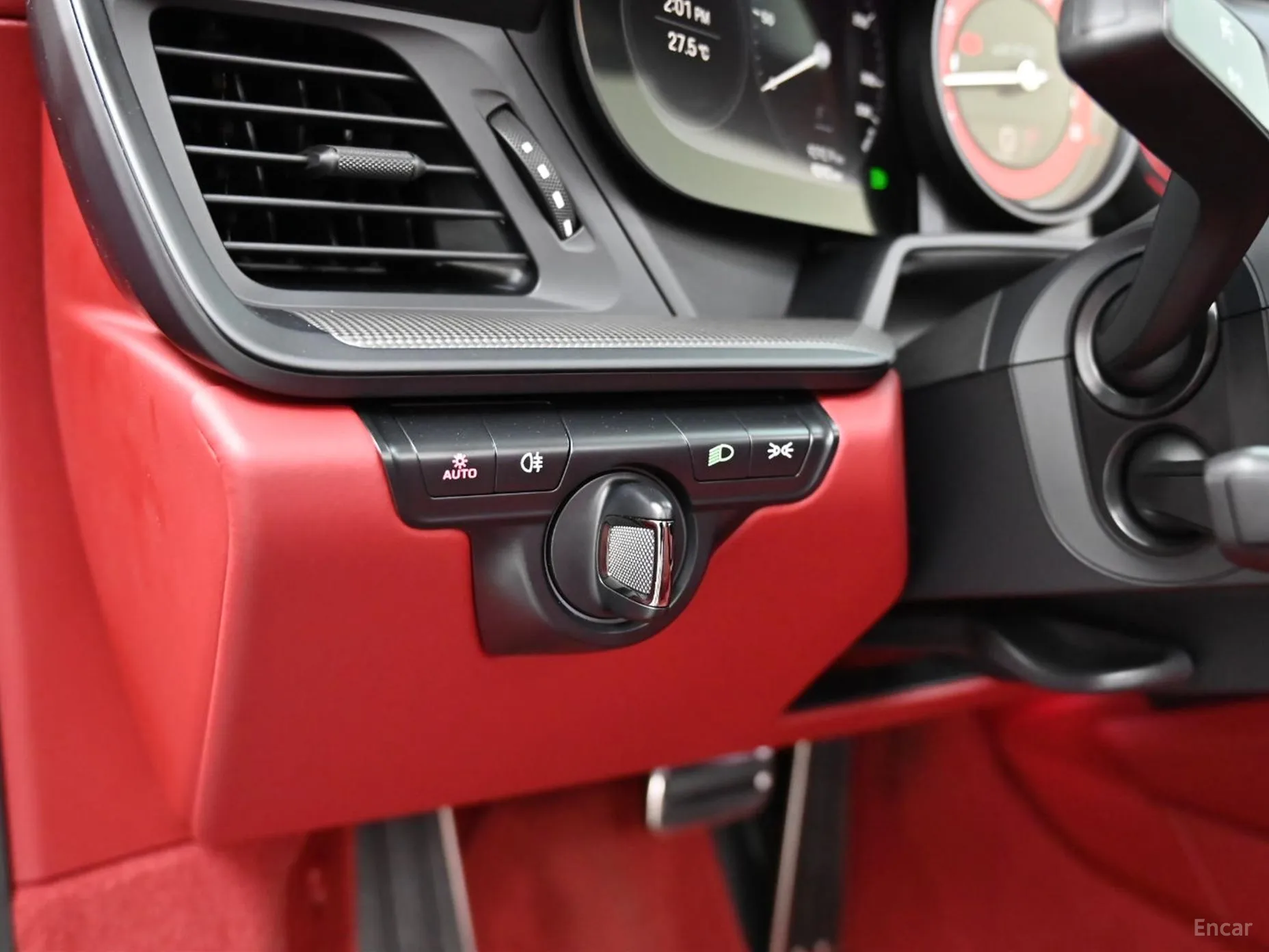 Porsche 911 (992) превью 12