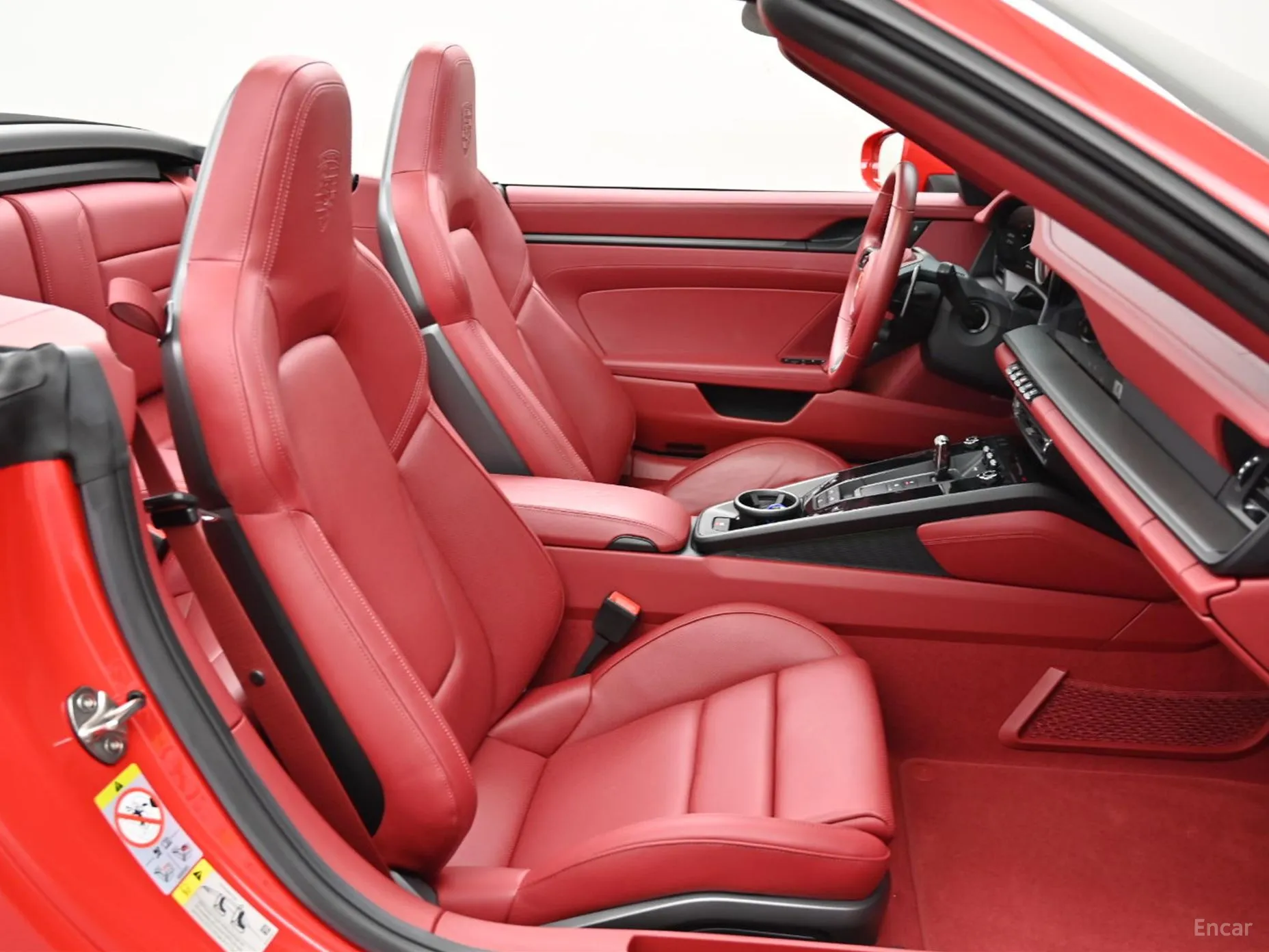 Porsche 911 (992) превью 17