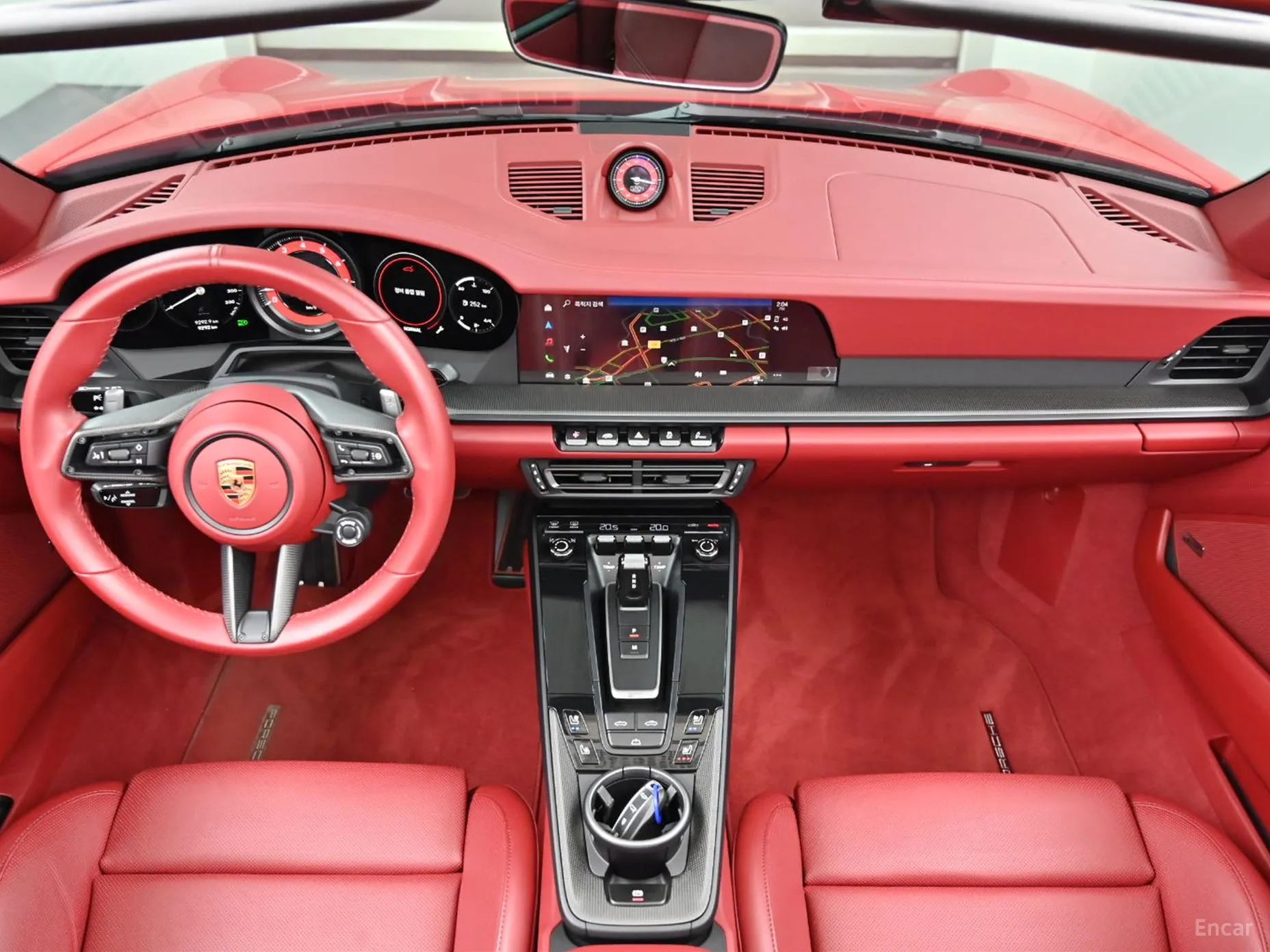 Porsche 911 (992) превью 7