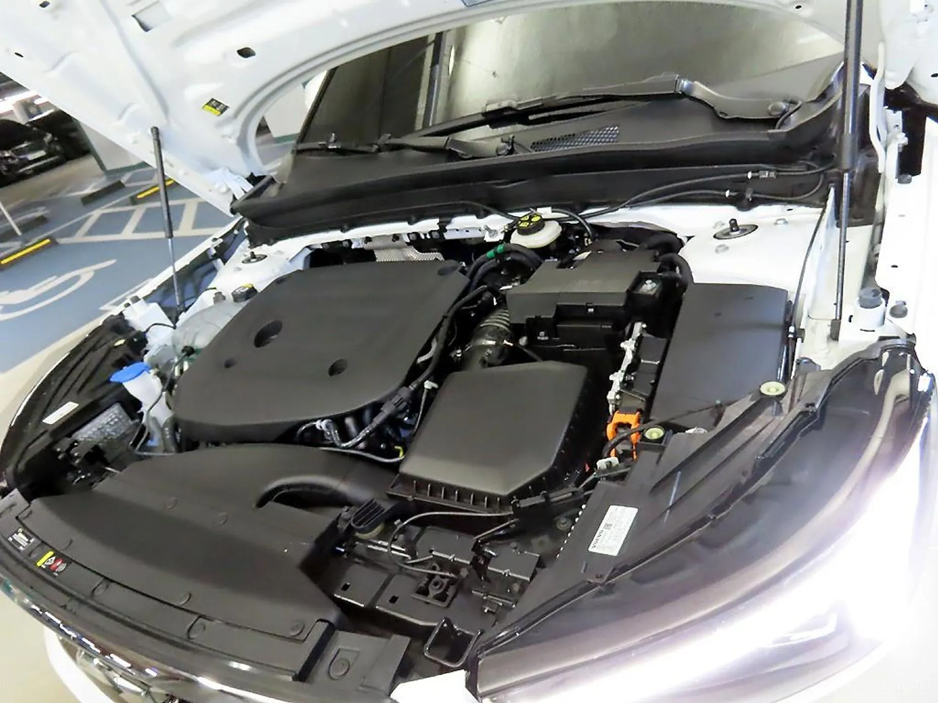 Volvo XC40 превью 19