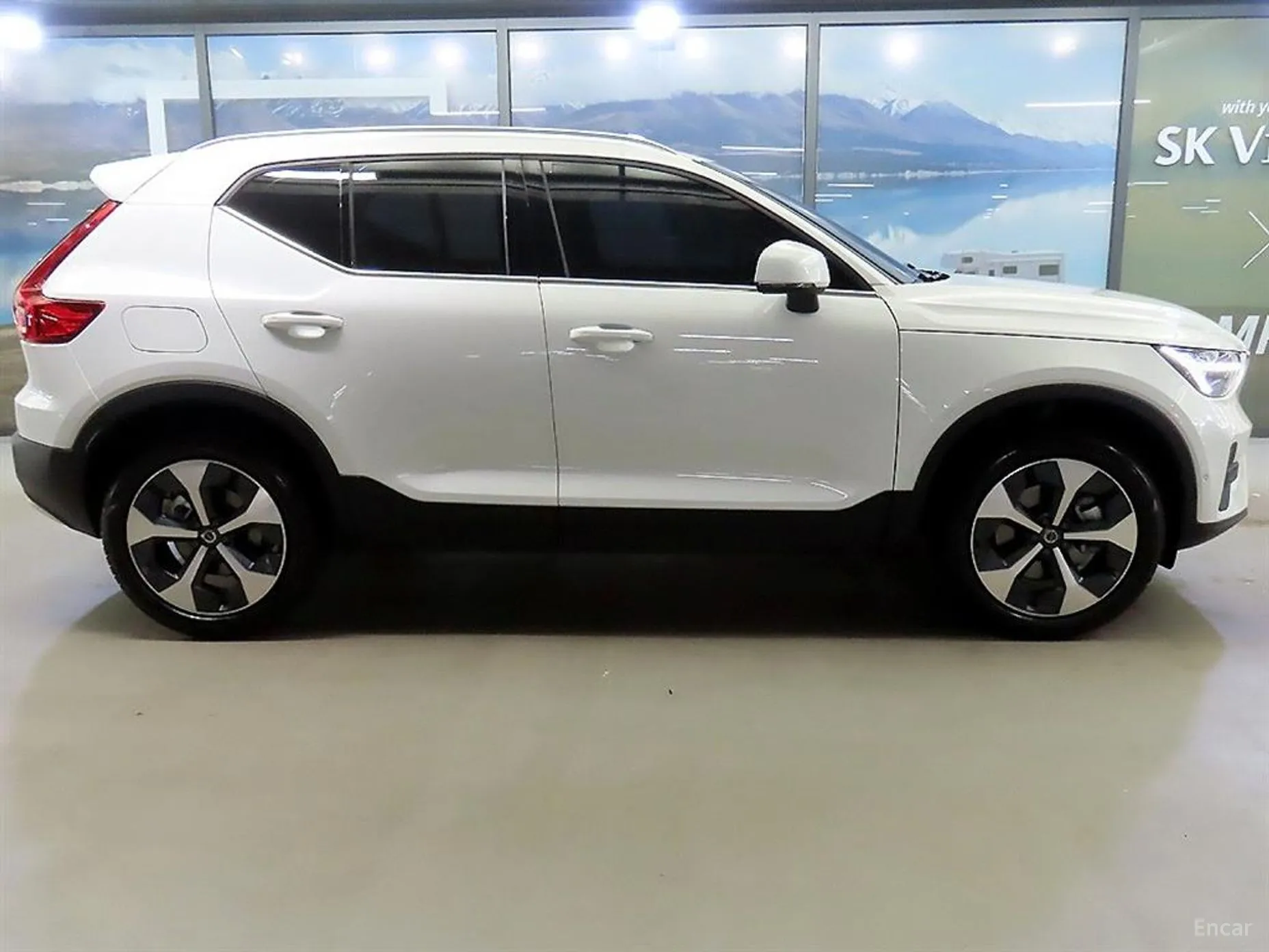 Volvo XC40 превью 3