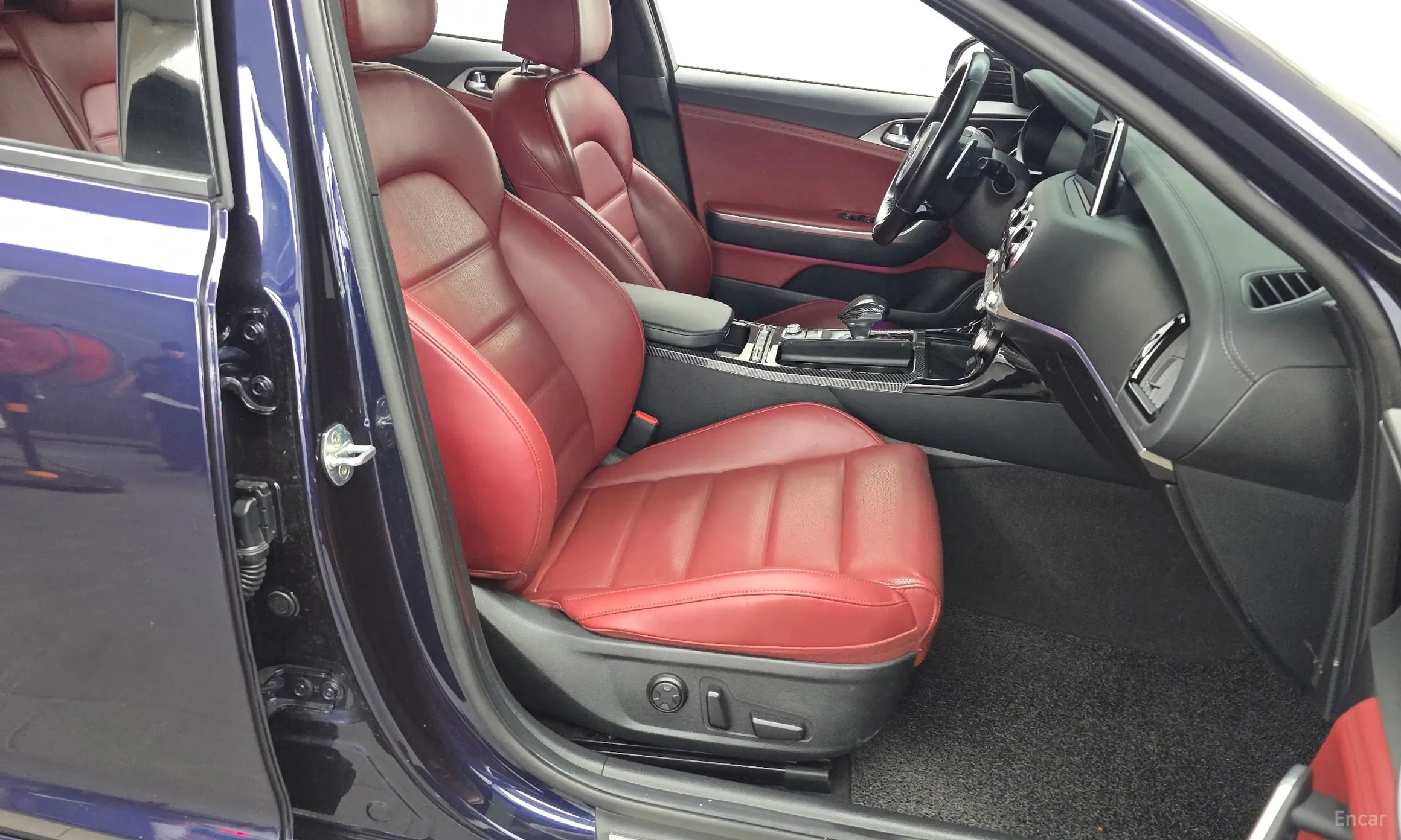 Kia Stinger превью 11