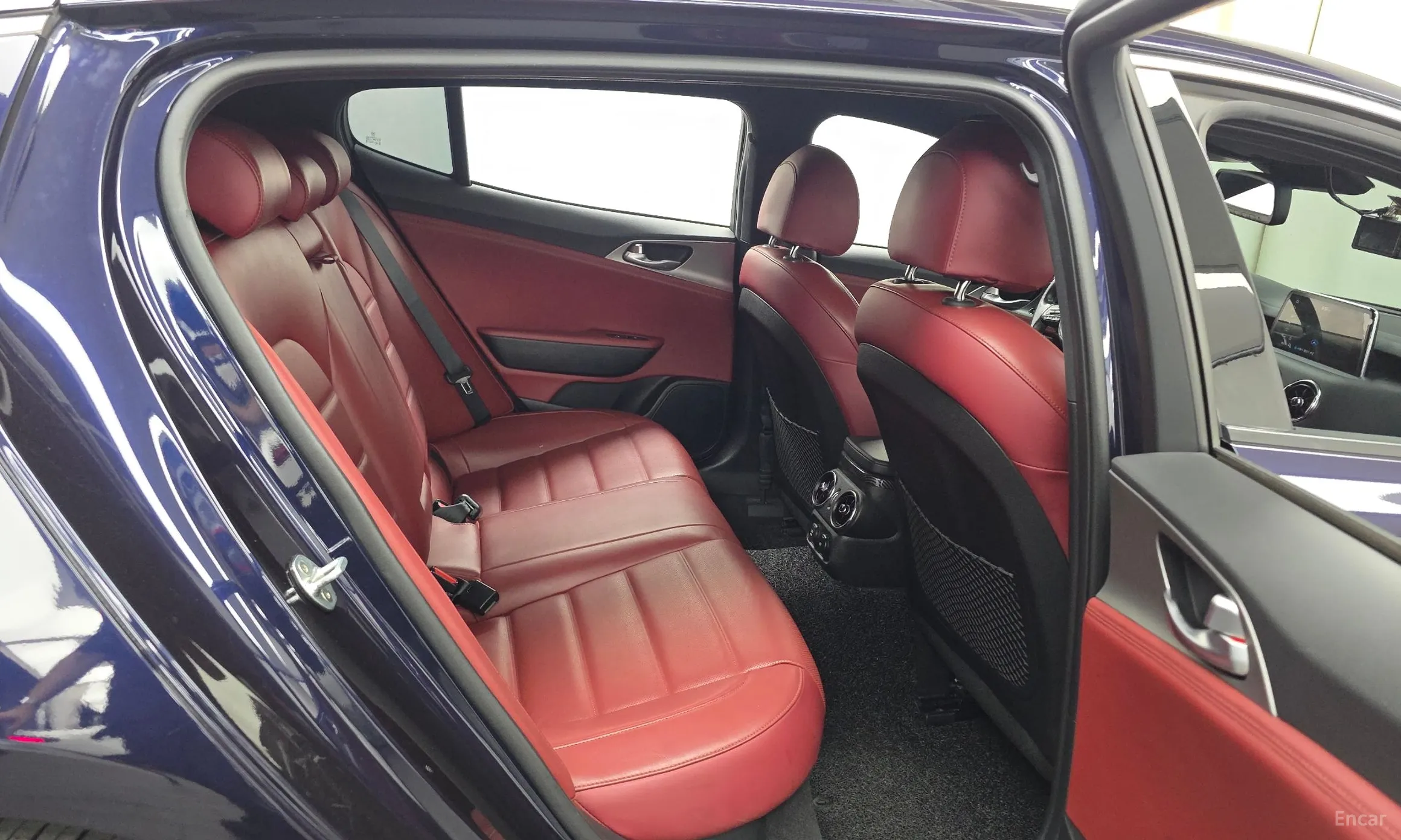 Kia Stinger превью 12