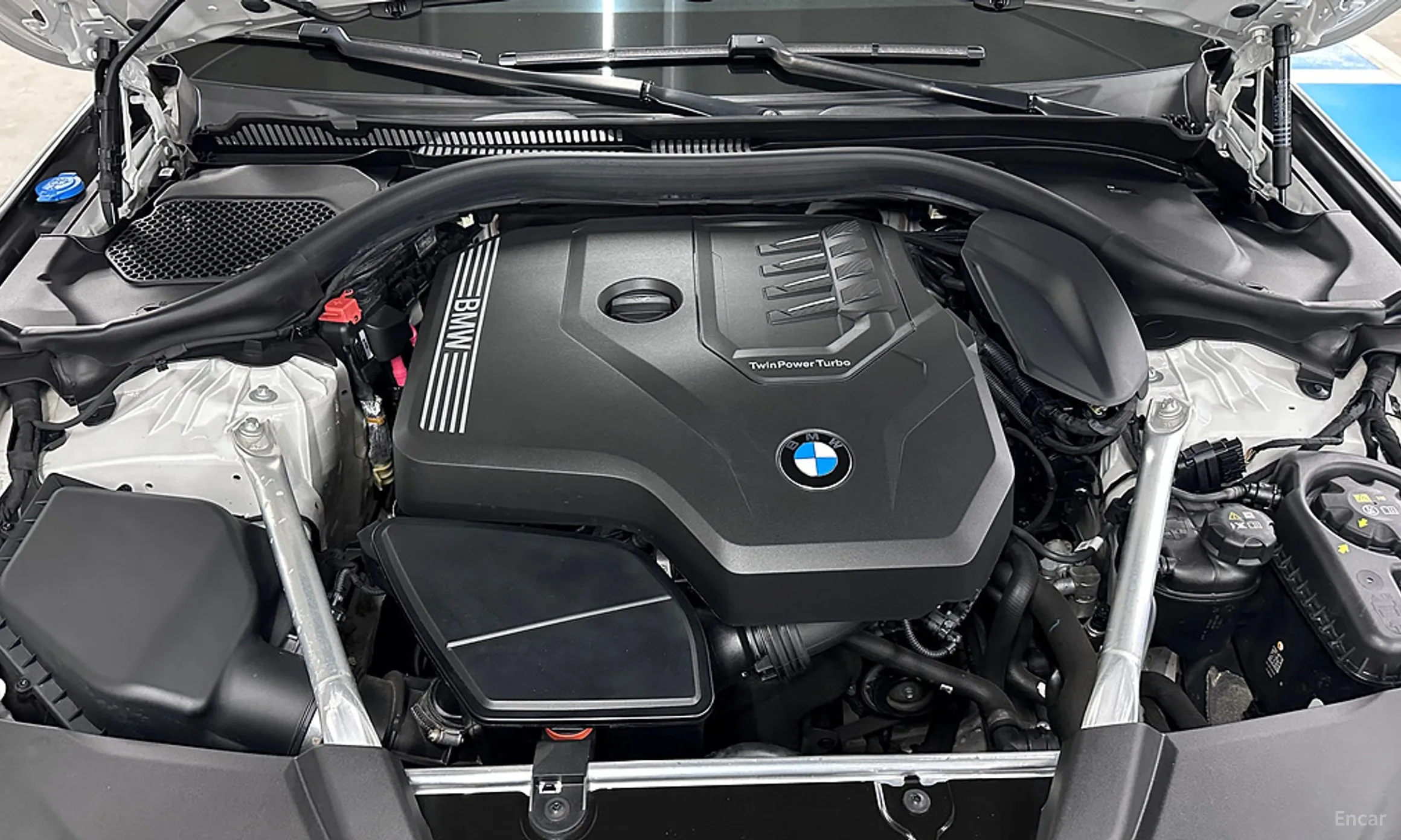 BMW 5 Series (G30) превью 6