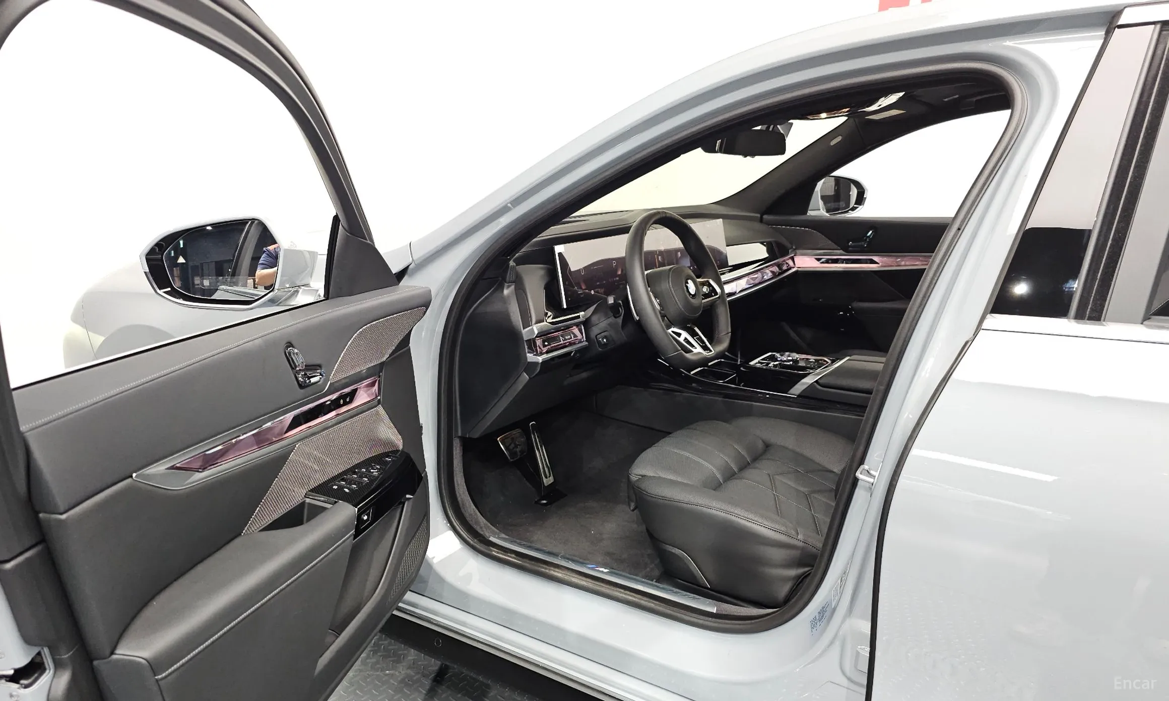 BMW 7 Series (G70) превью 10