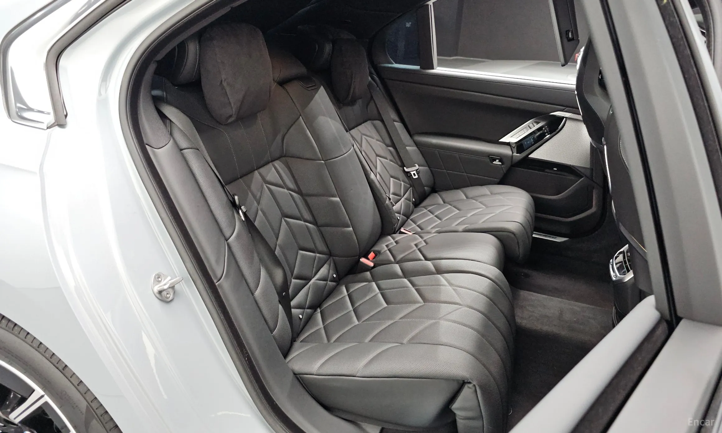 BMW 7 Series (G70) превью 11