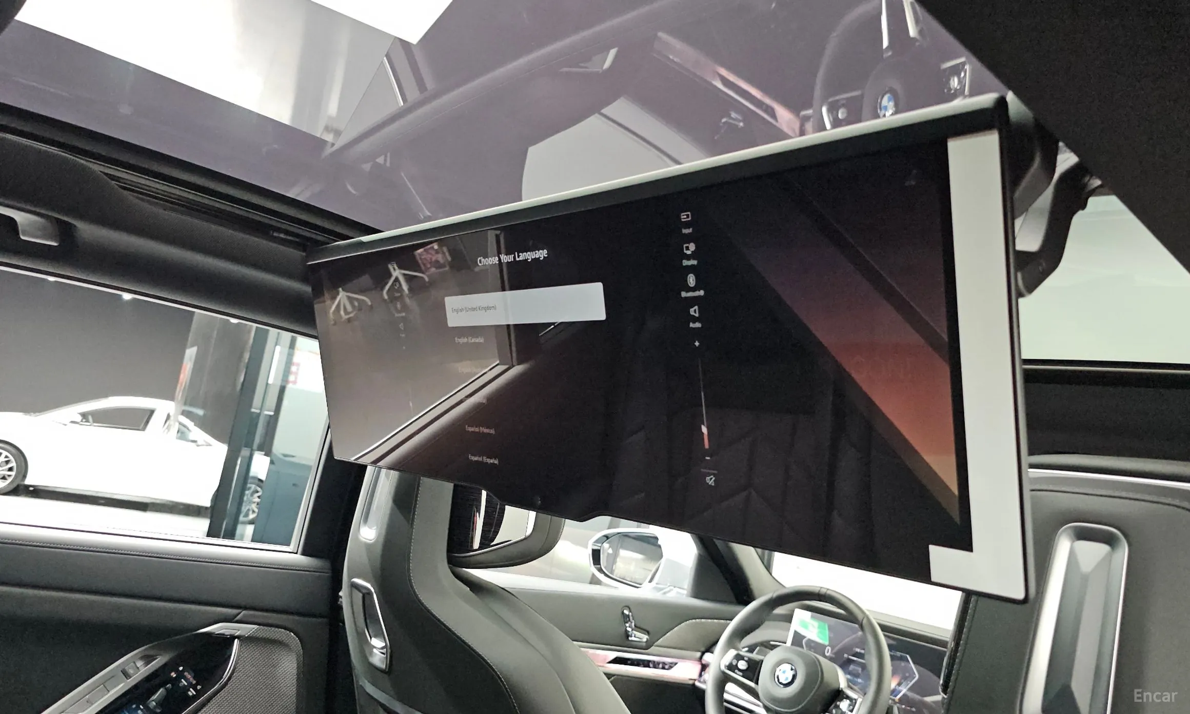 BMW 7 Series (G70) превью 17