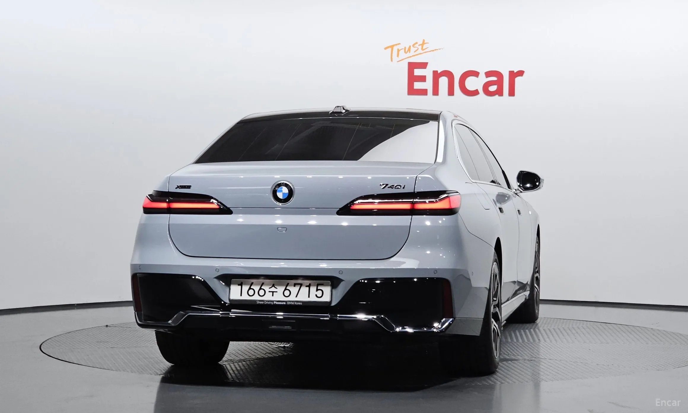 BMW 7 Series (G70) превью 4