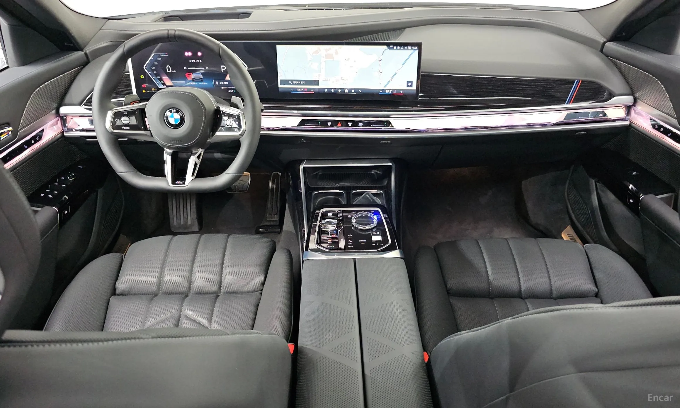 BMW 7 Series (G70) превью 7