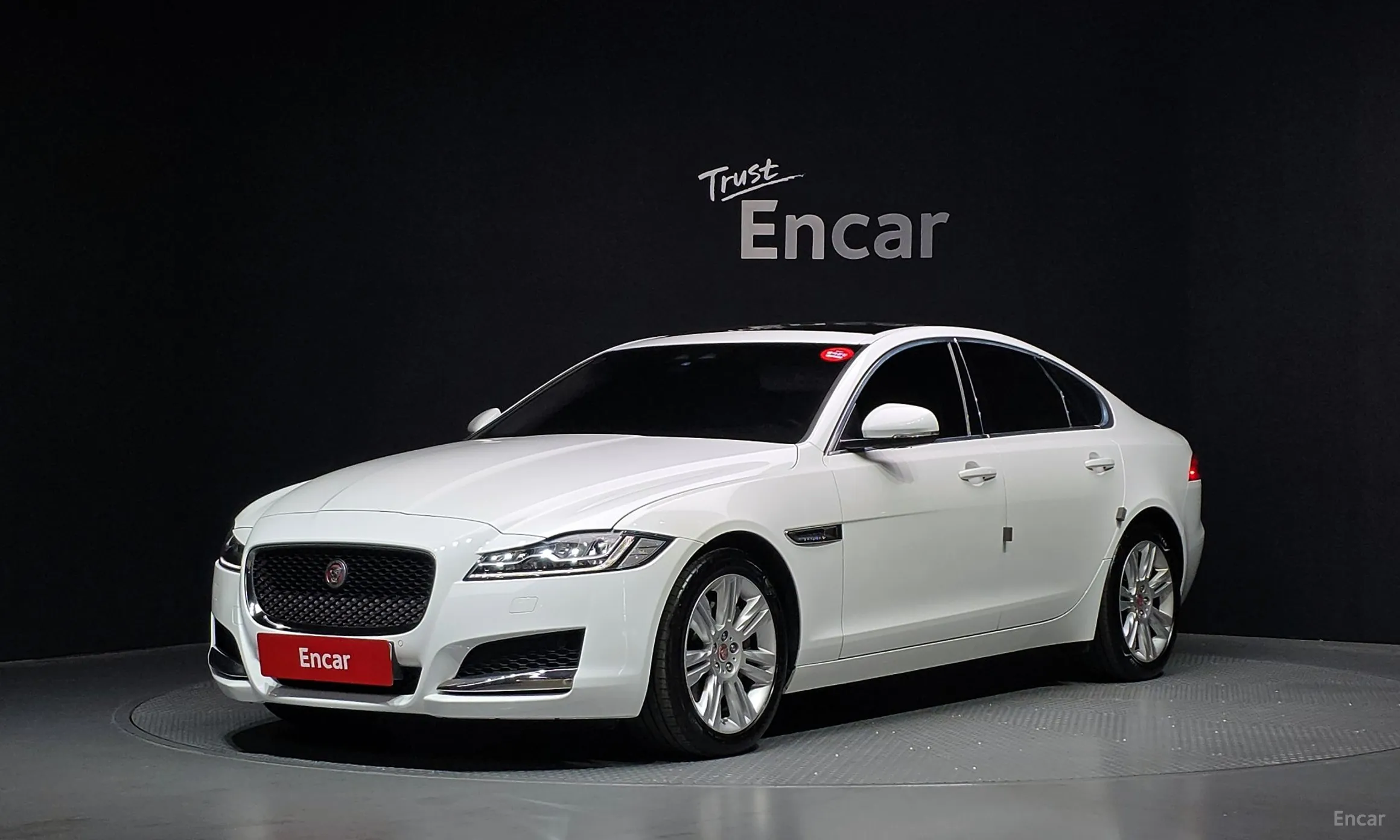 Jaguar XF (x260)