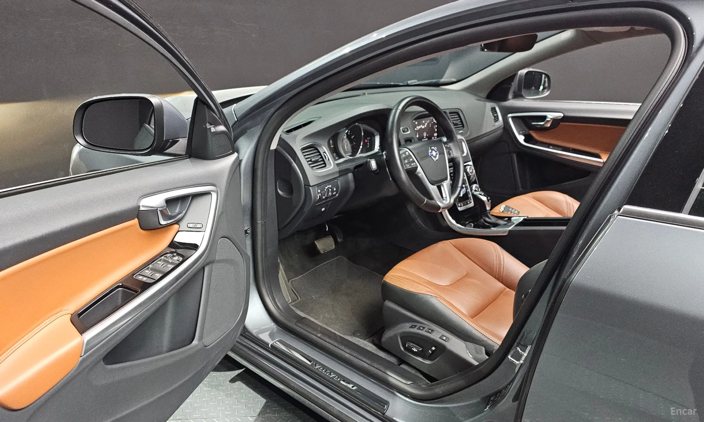 Volvo S60 превью 10