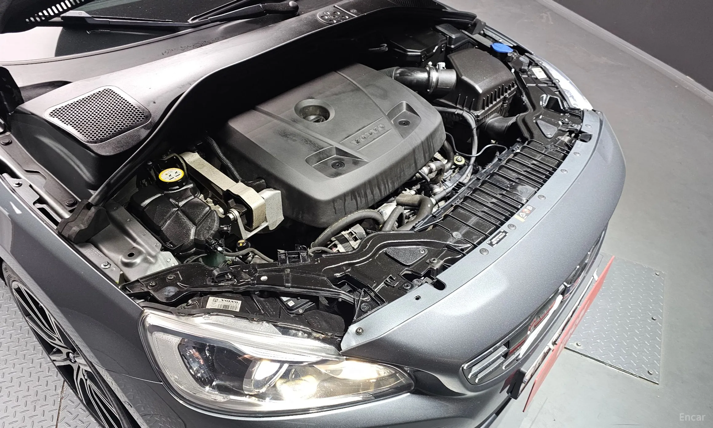 Volvo S60 превью 6