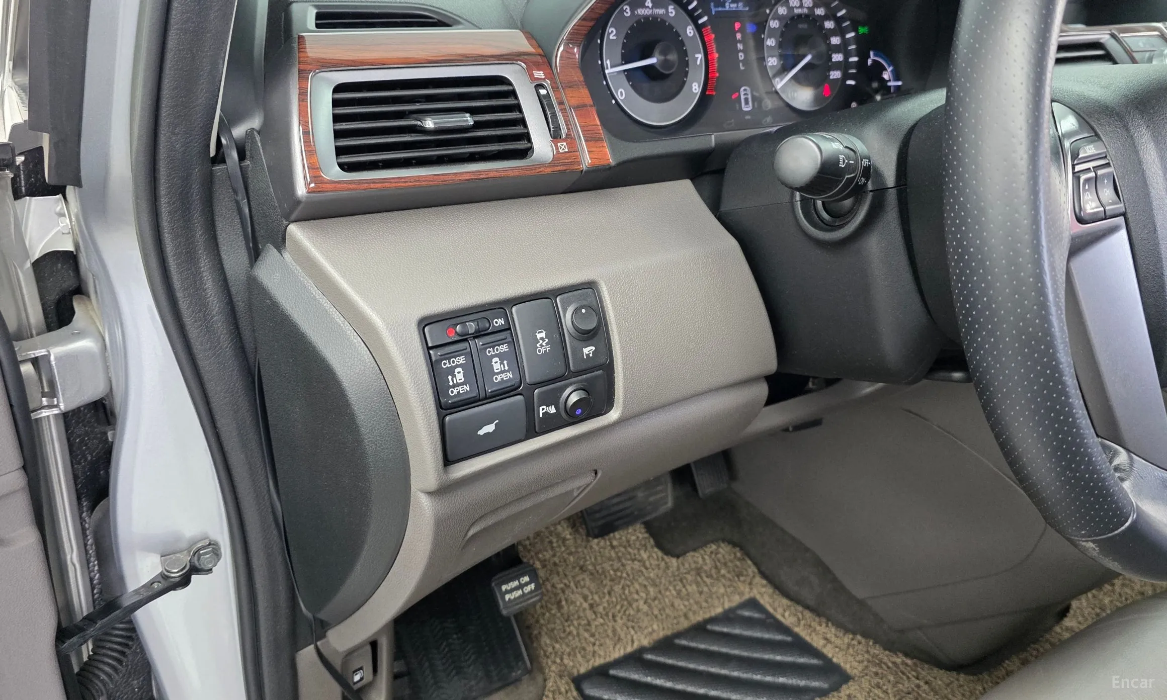 Honda Odyssey превью 17