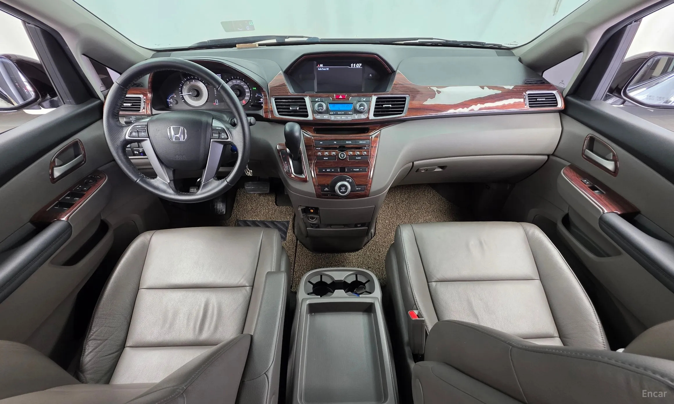 Honda Odyssey превью 7