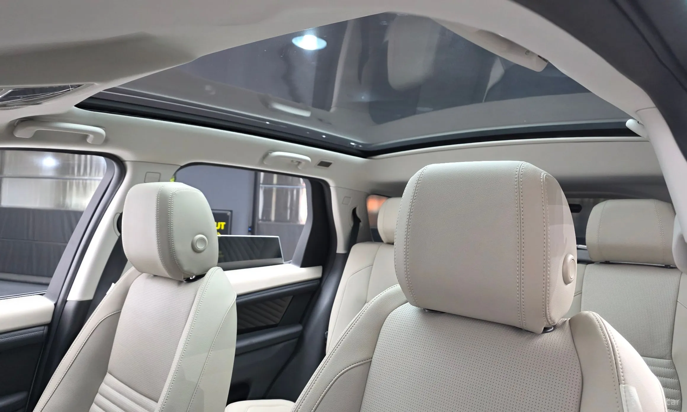 Land Rover Discovery Sports превью 19