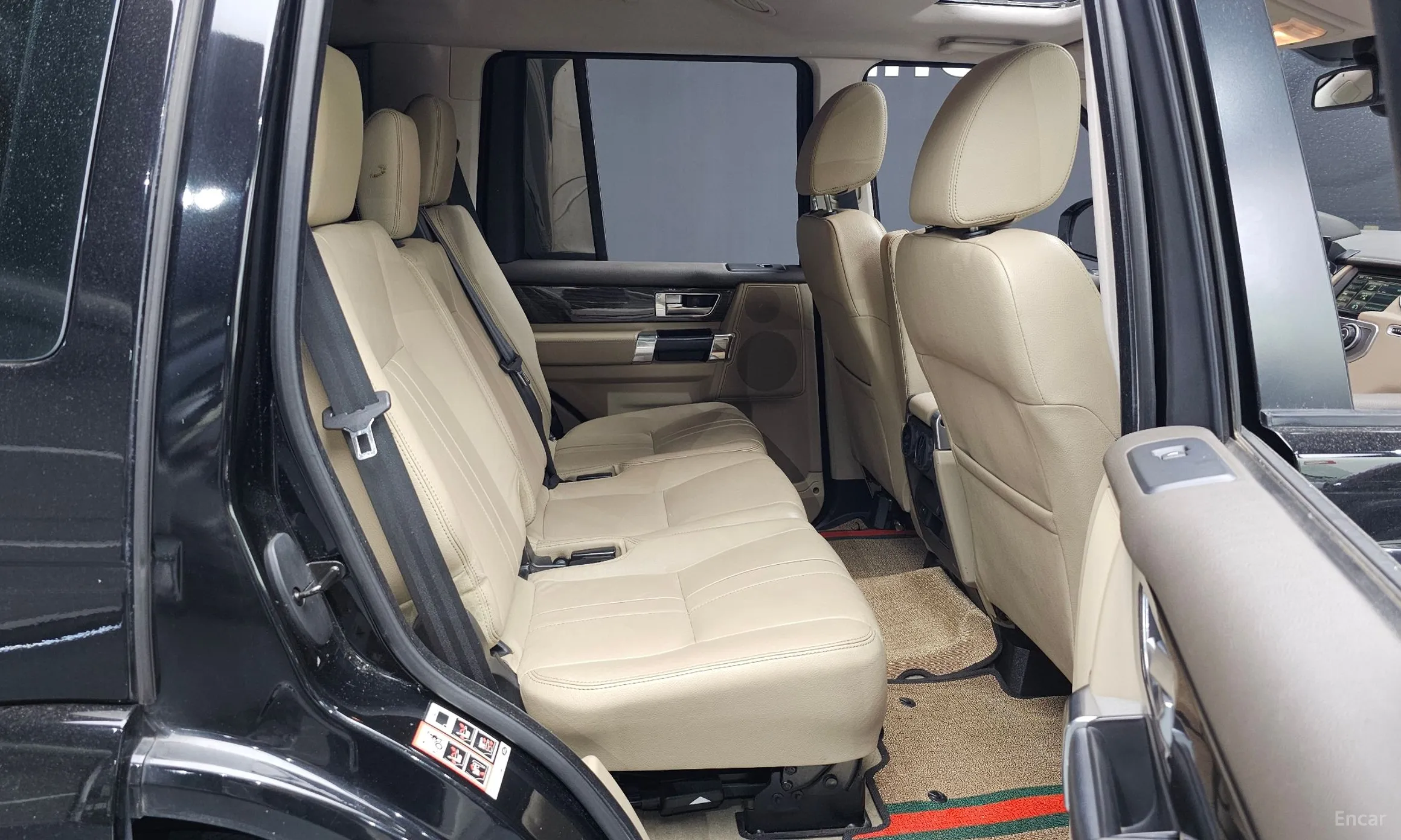 Land Rover Discovery 4 превью 11