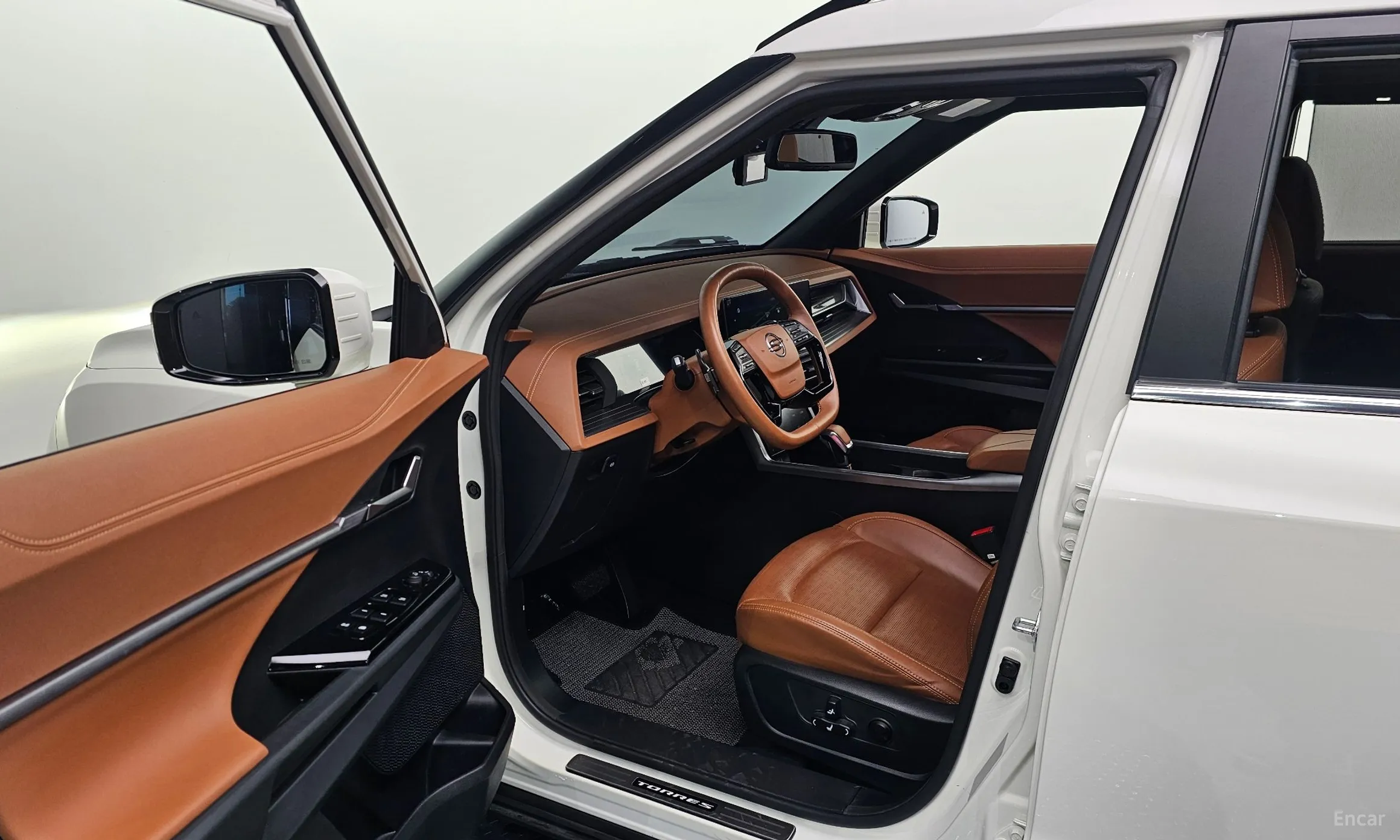 KG Mobility (SsangYong) Torres превью 10