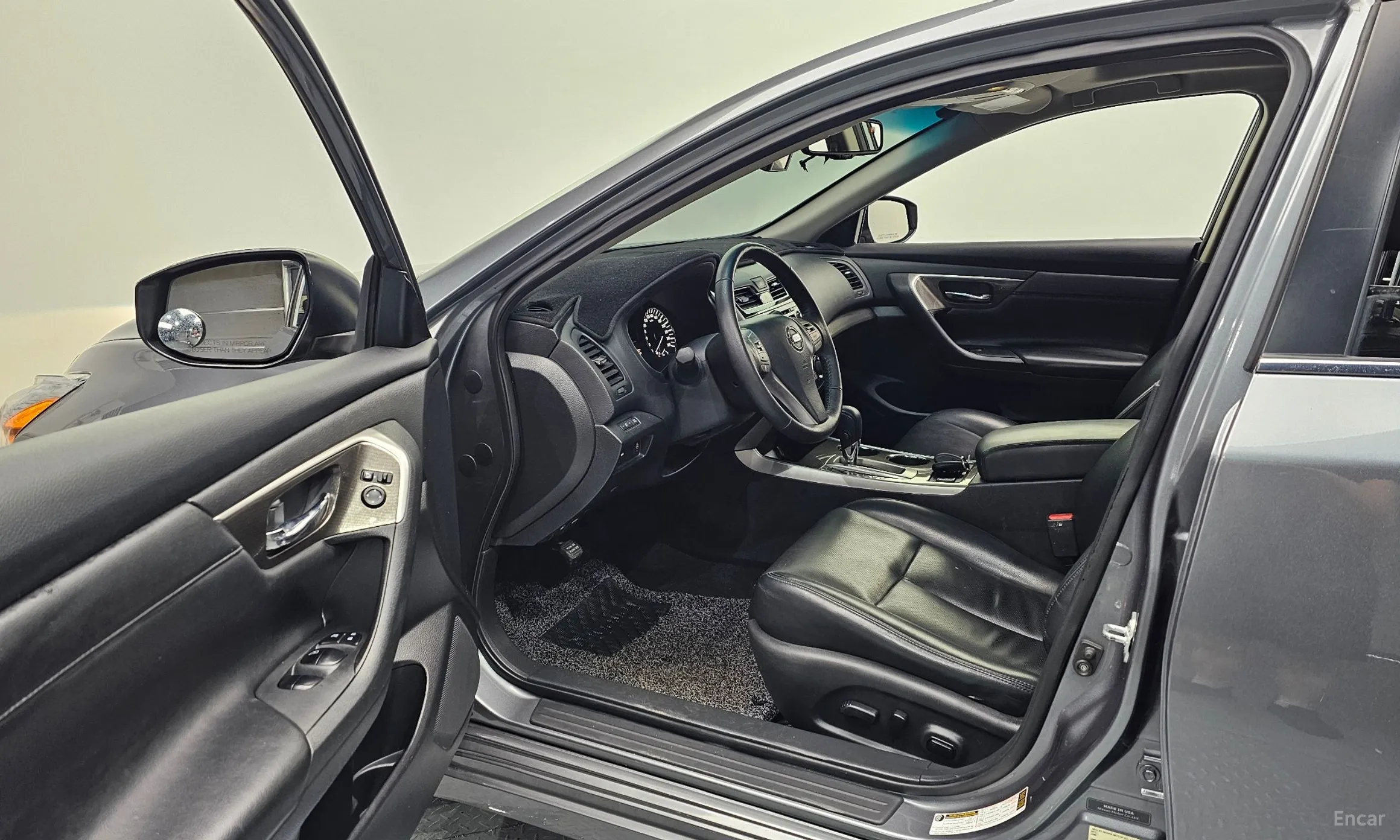 Nissan Altima превью 10