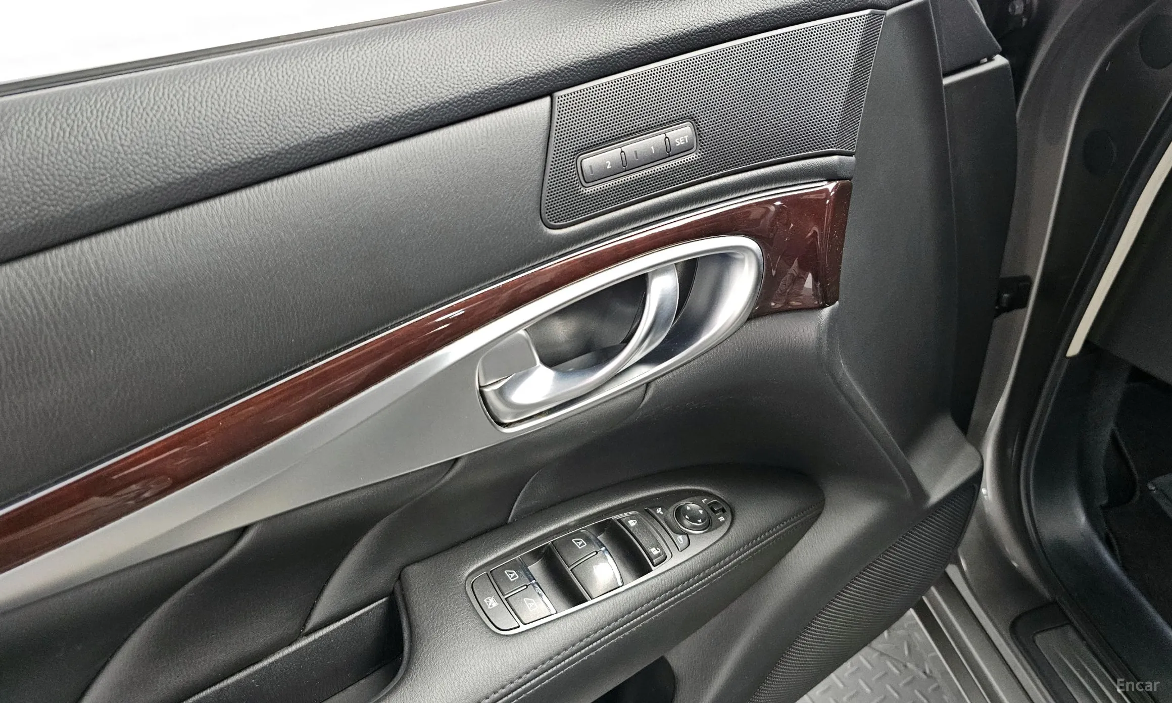 Infiniti M37 превью 16
