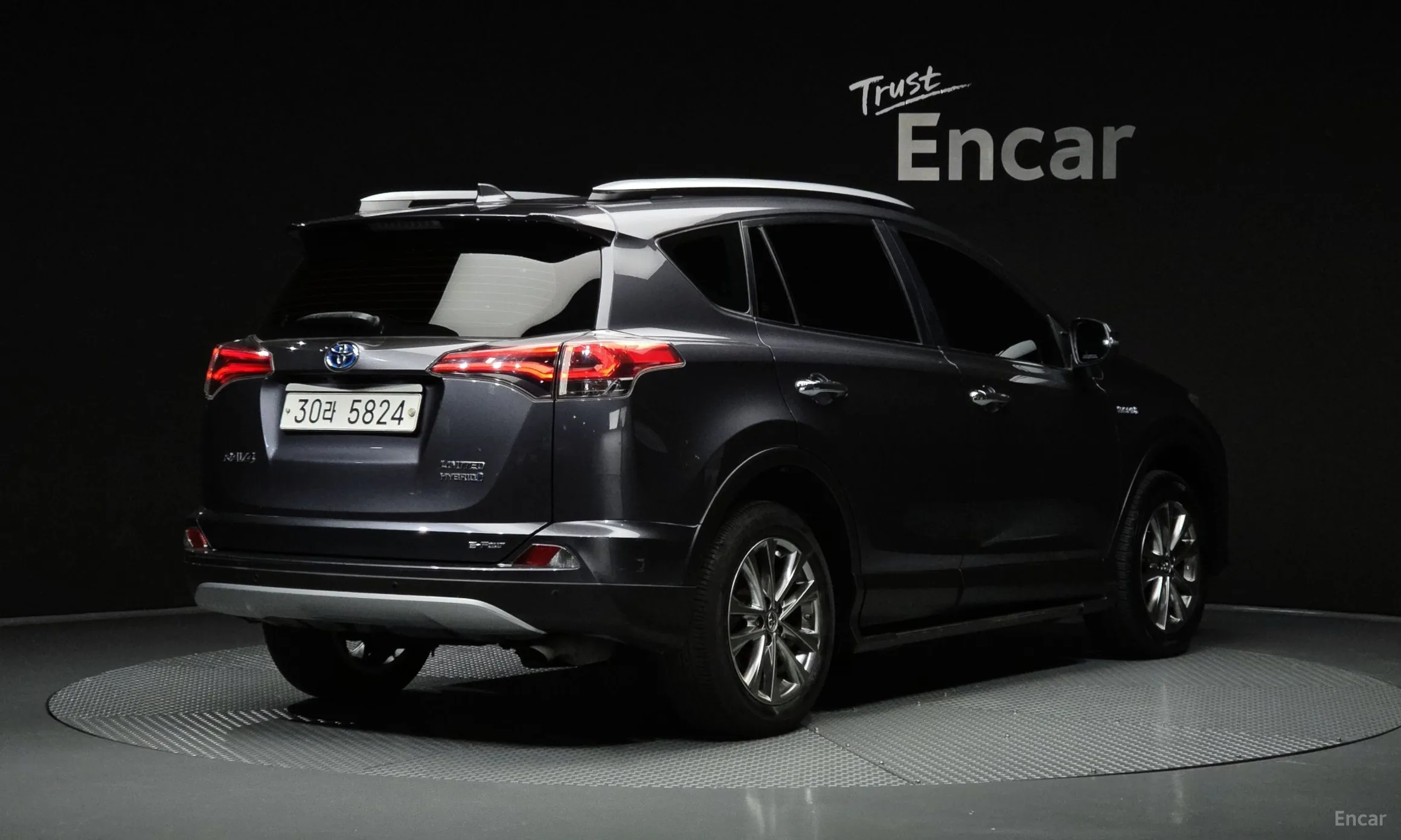 Toyota RAV4 превью 2
