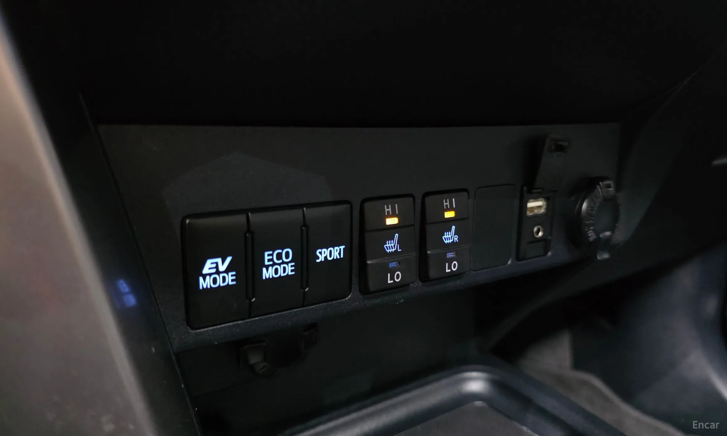 Toyota RAV4 превью 20