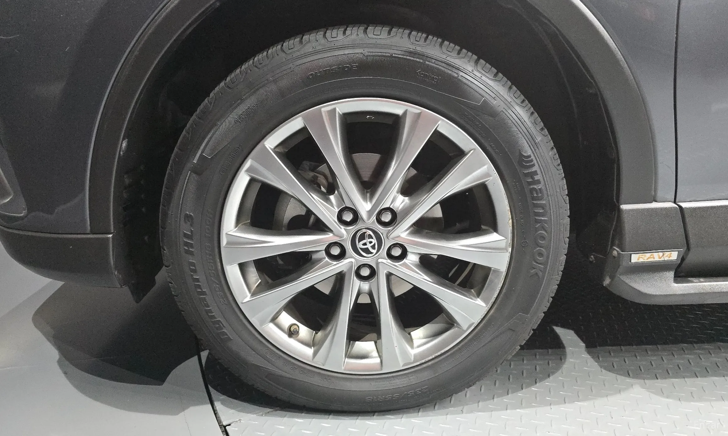 Toyota RAV4 превью 5