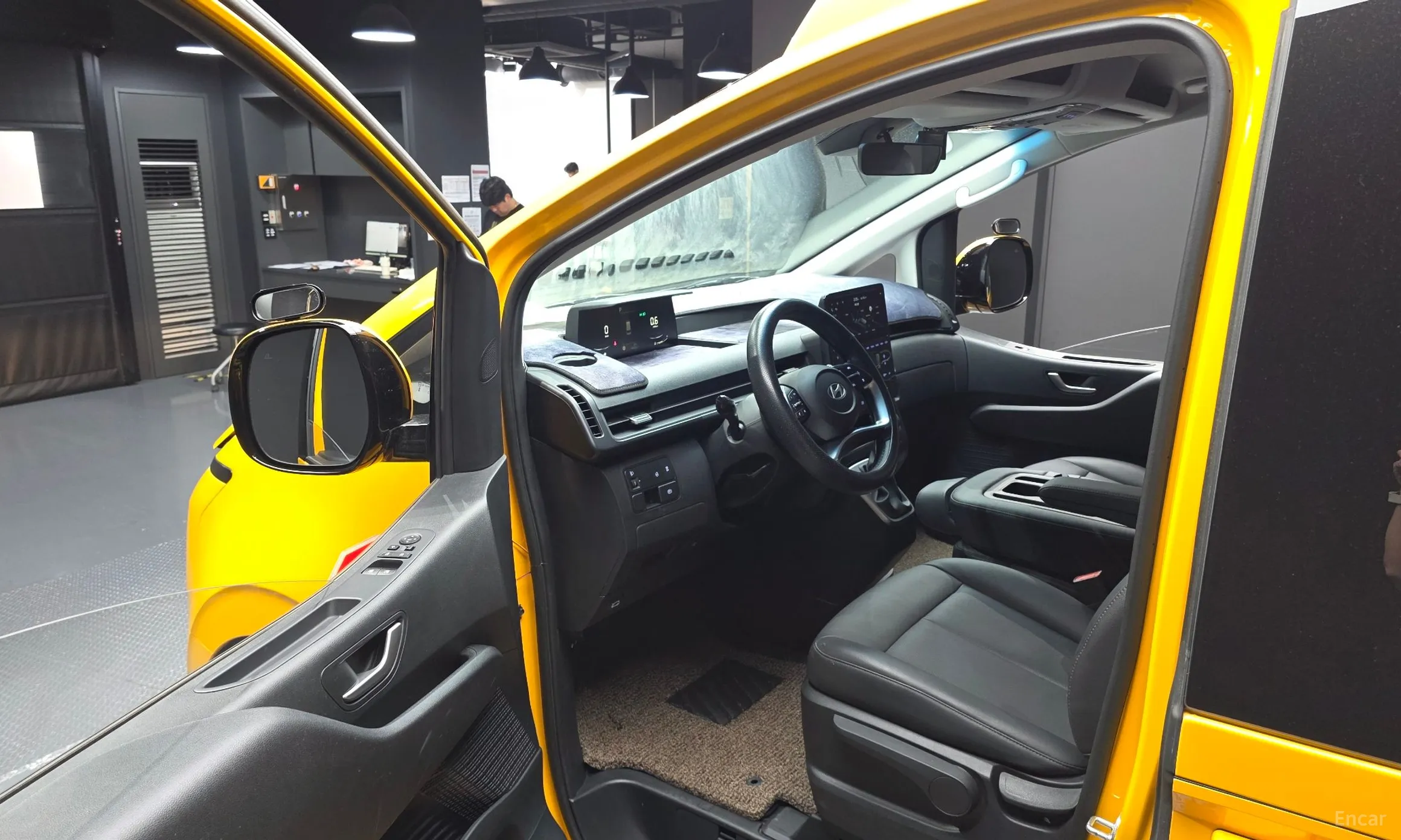 Hyundai Staria превью 10